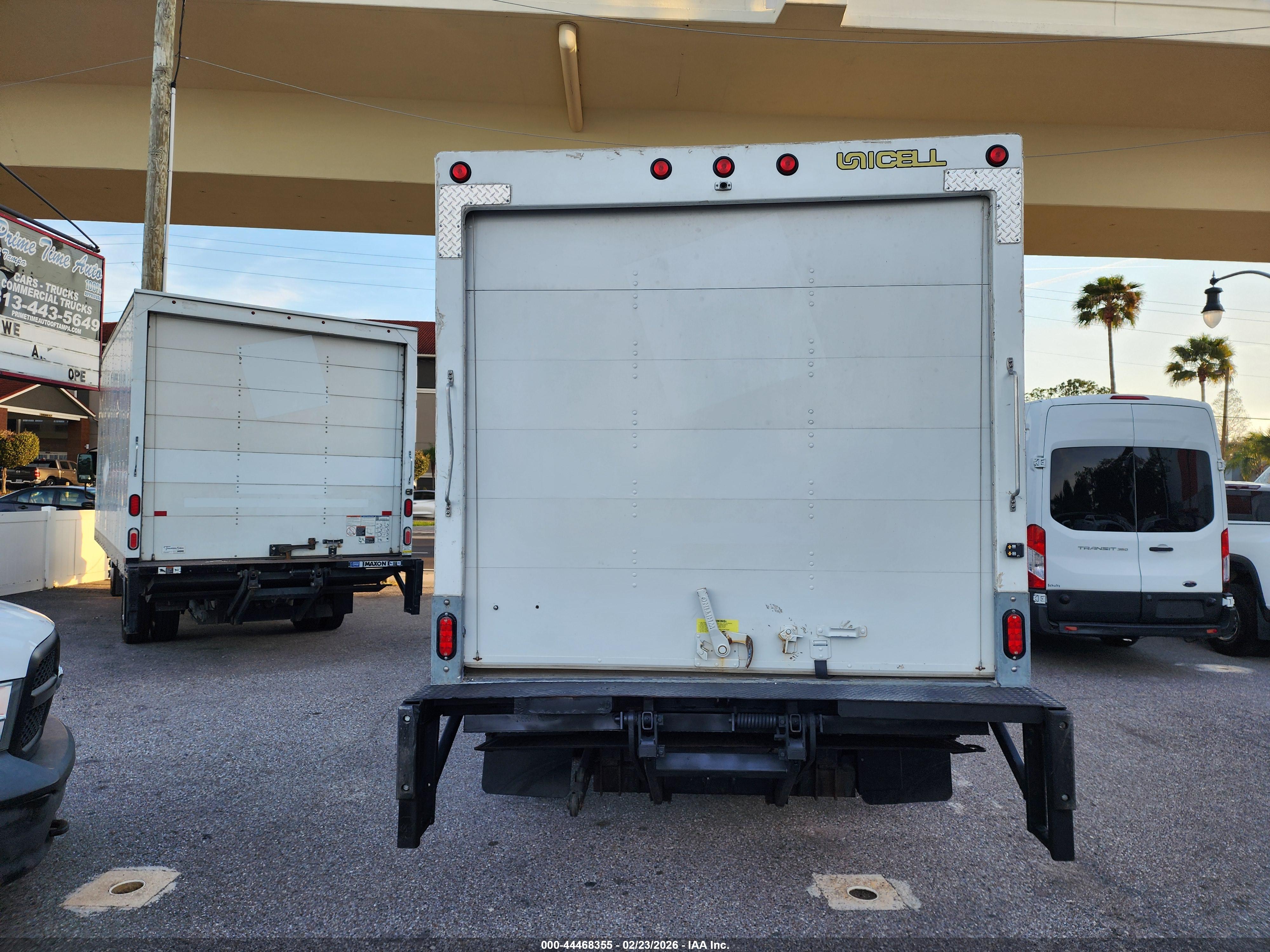 FORD E-350 image 8