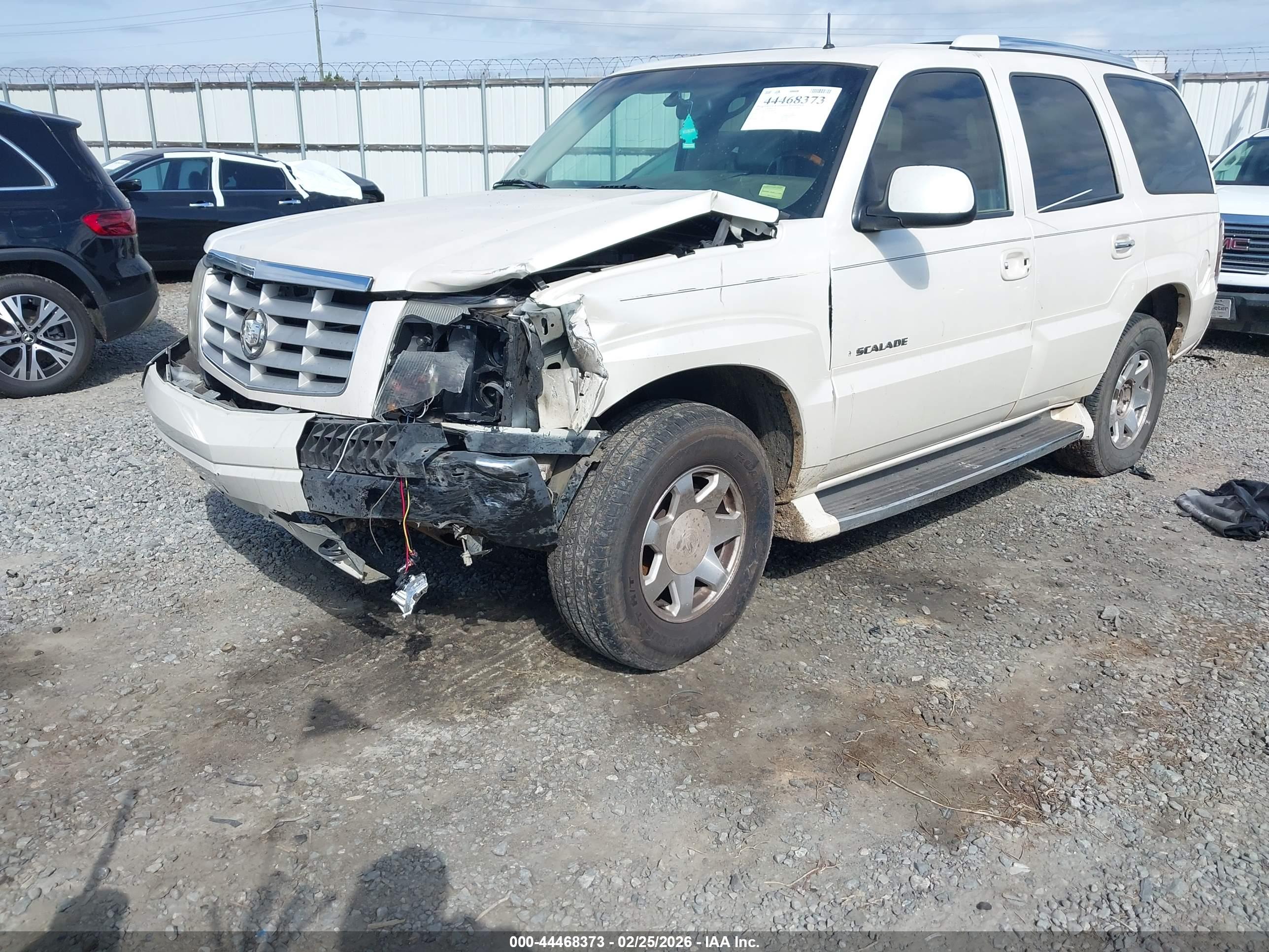 CADILLAC ESCALADE image 2