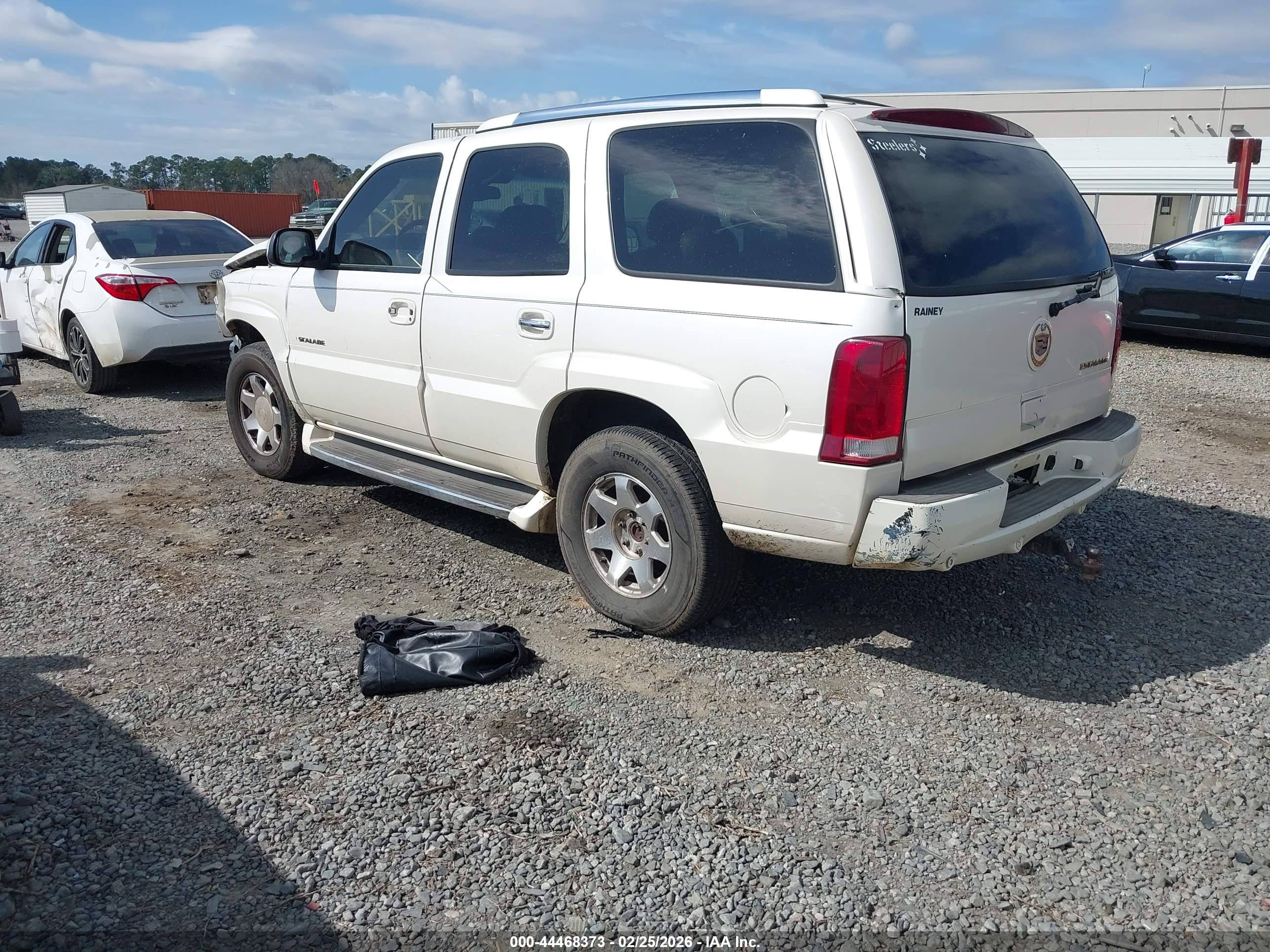 CADILLAC ESCALADE image 3