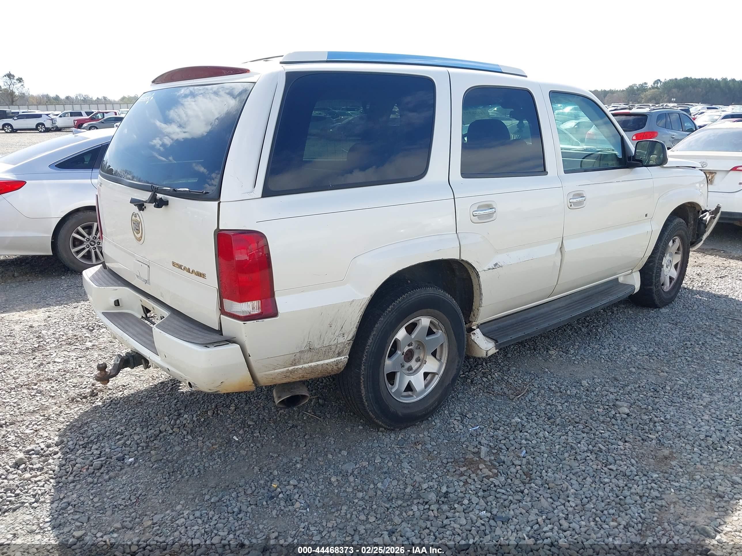 CADILLAC ESCALADE image 4
