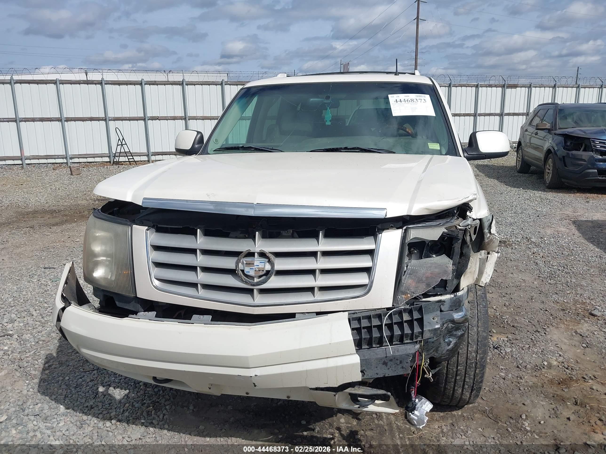 CADILLAC ESCALADE image 6