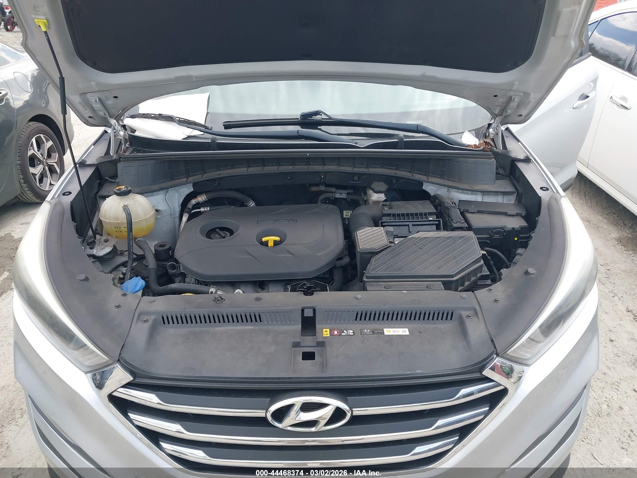 HYUNDAI TUCSON image 10