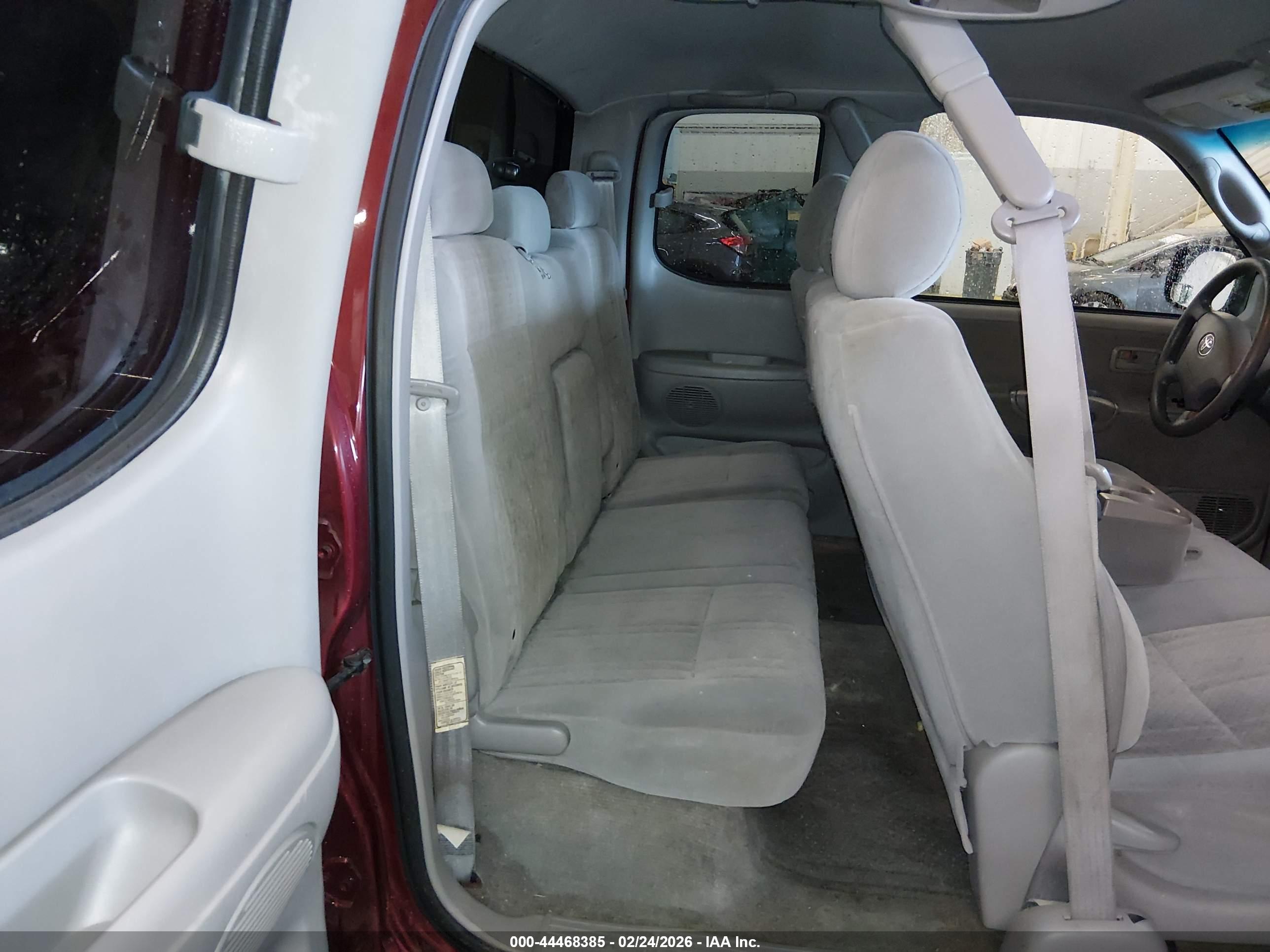 TOYOTA TUNDRA image 8
