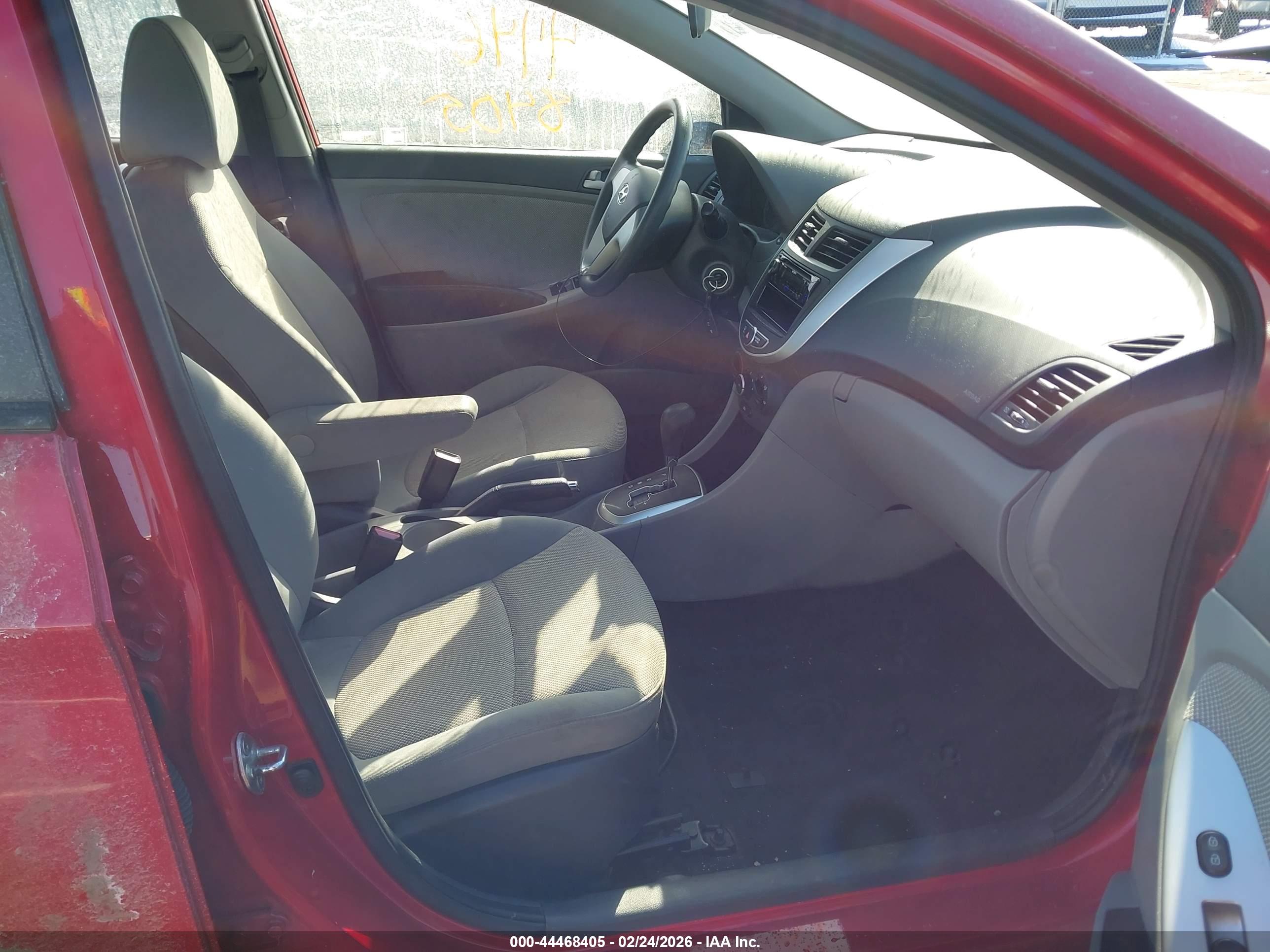 HYUNDAI ACCENT image 5