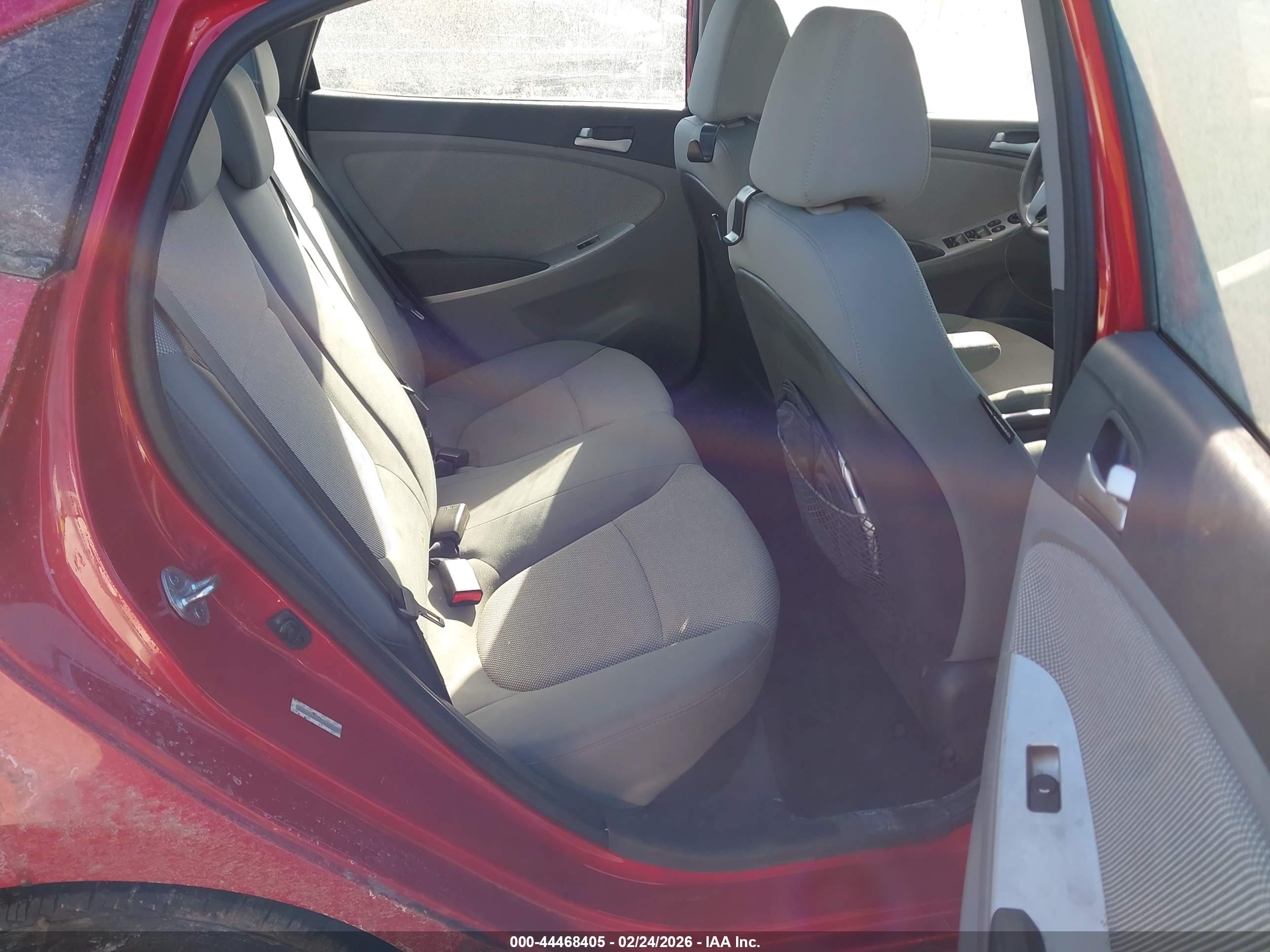 HYUNDAI ACCENT image 8