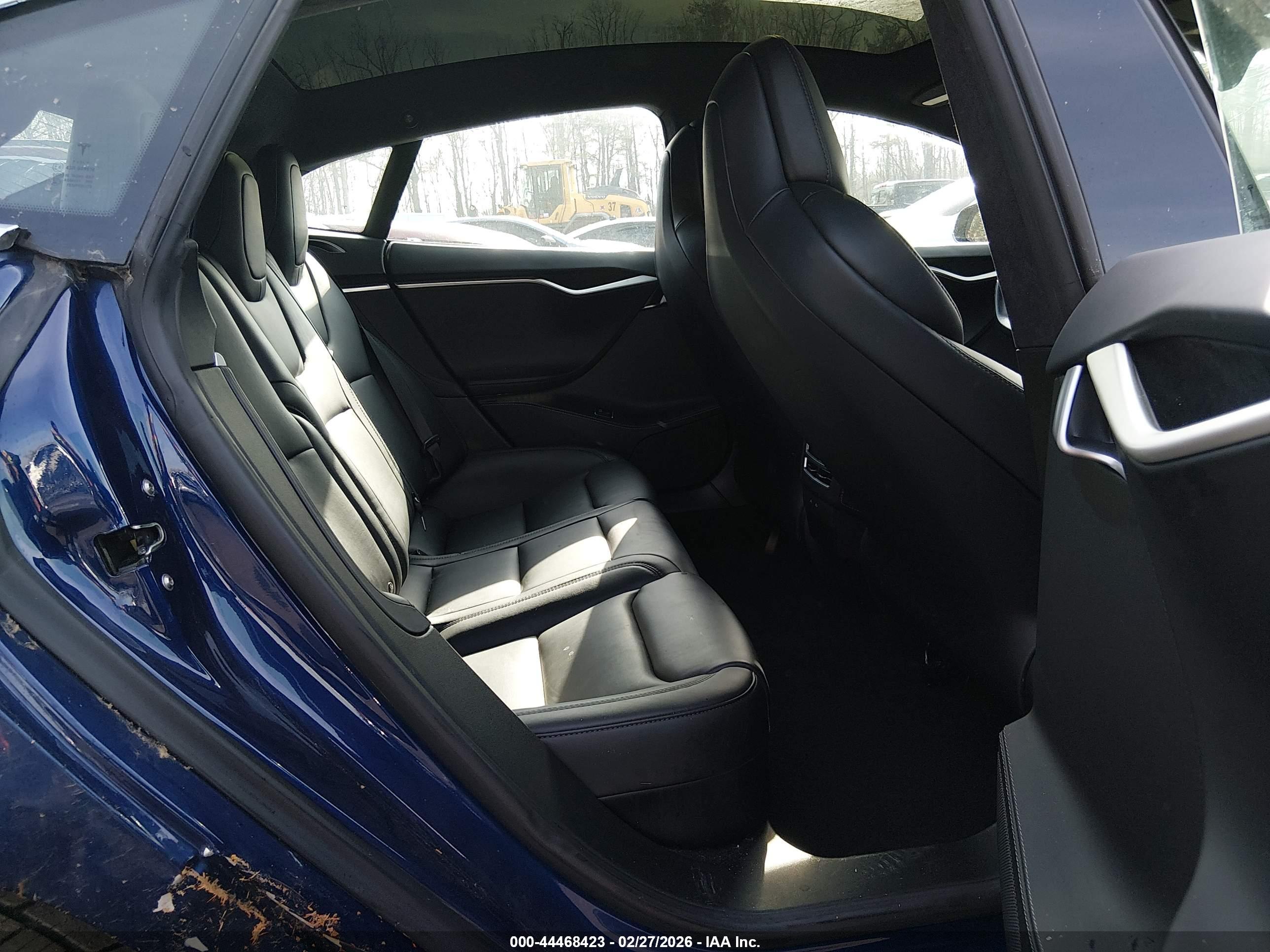 TESLA MODEL image 8
