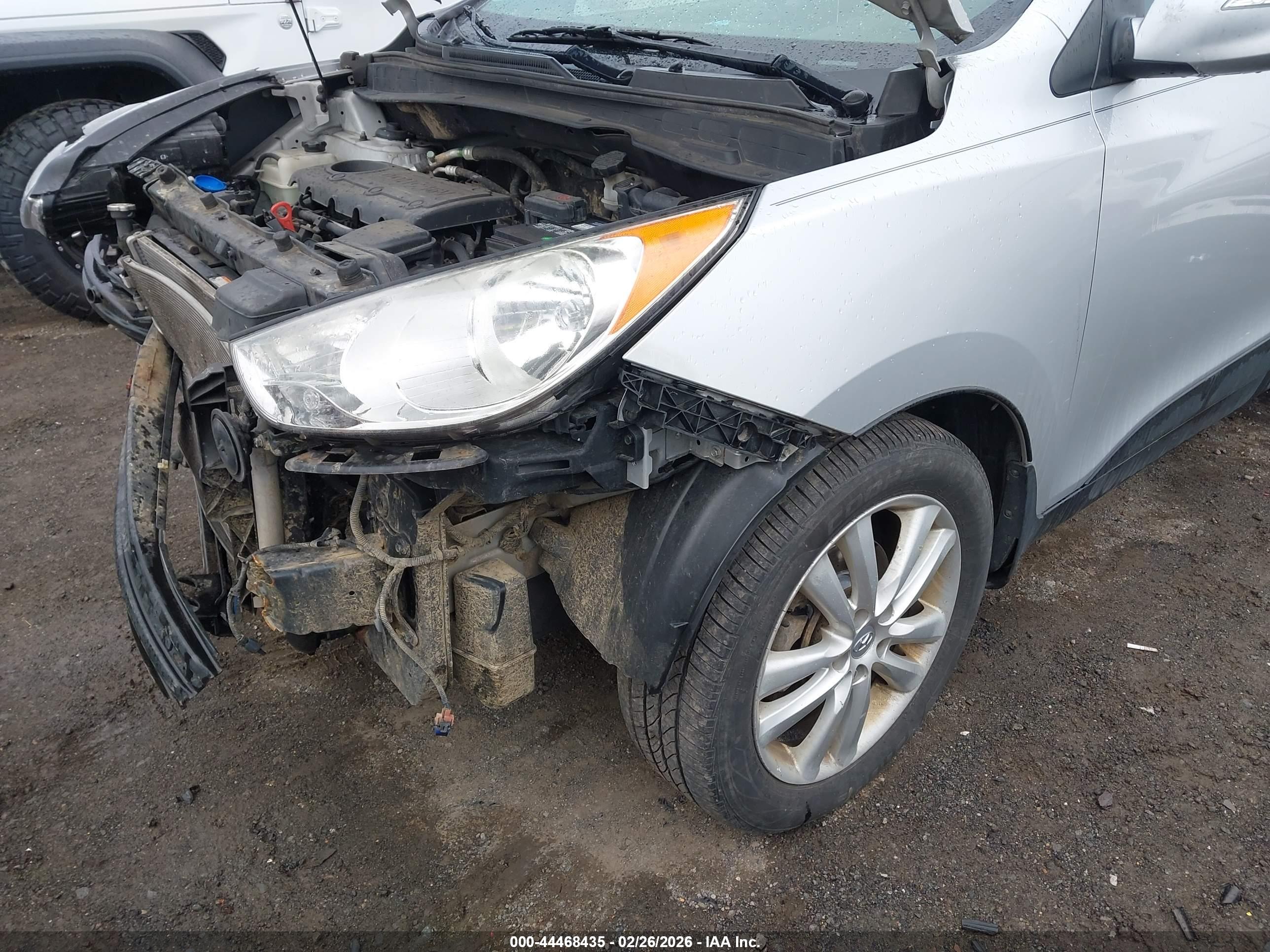 HYUNDAI TUCSON image 6