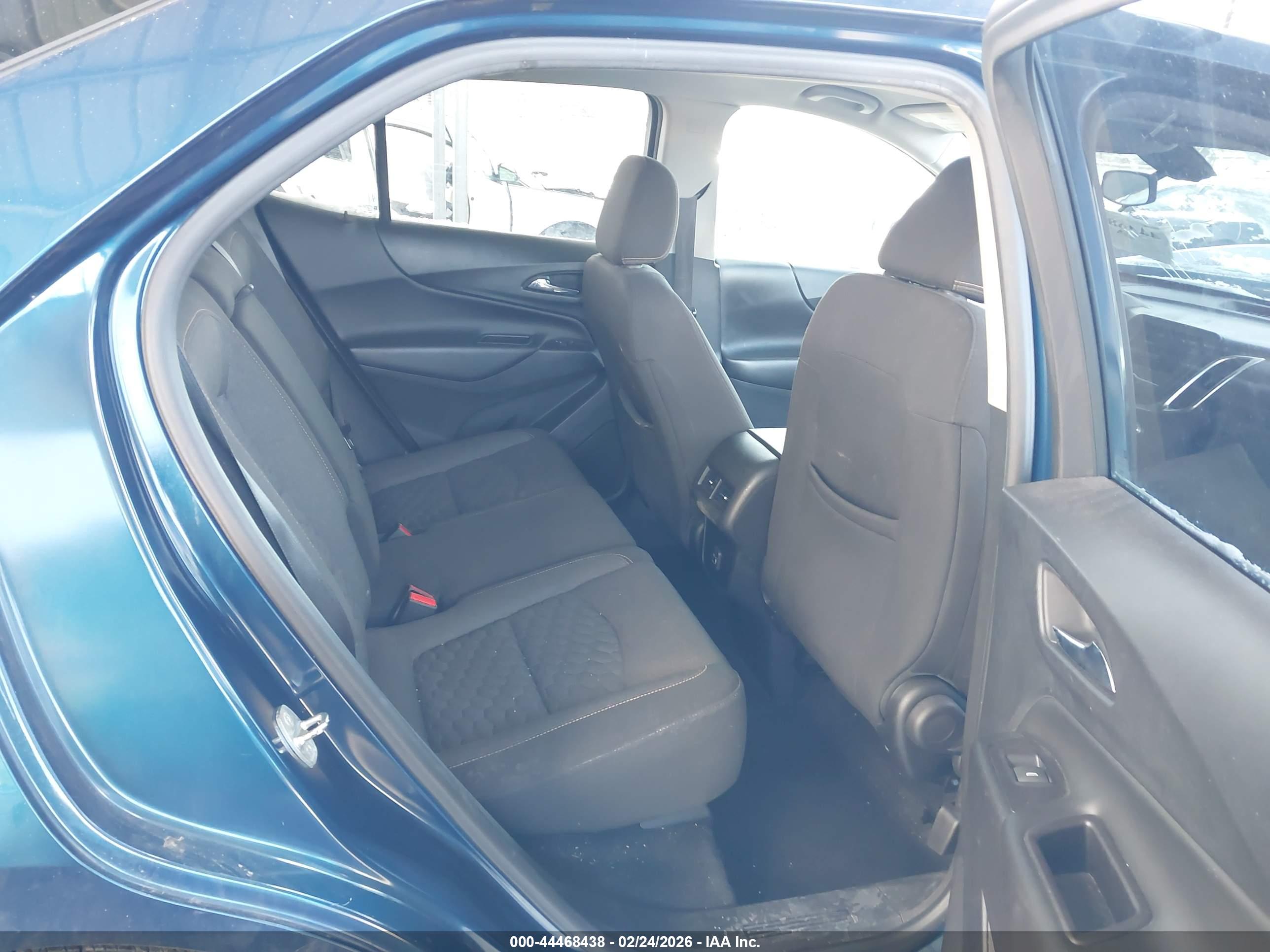 CHEVROLET EQUINOX image 8