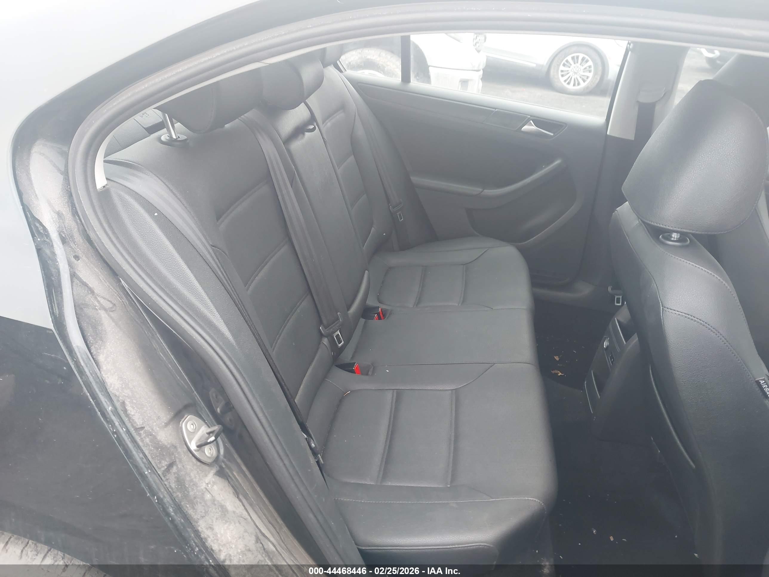 VOLKSWAGEN JETTA image 8