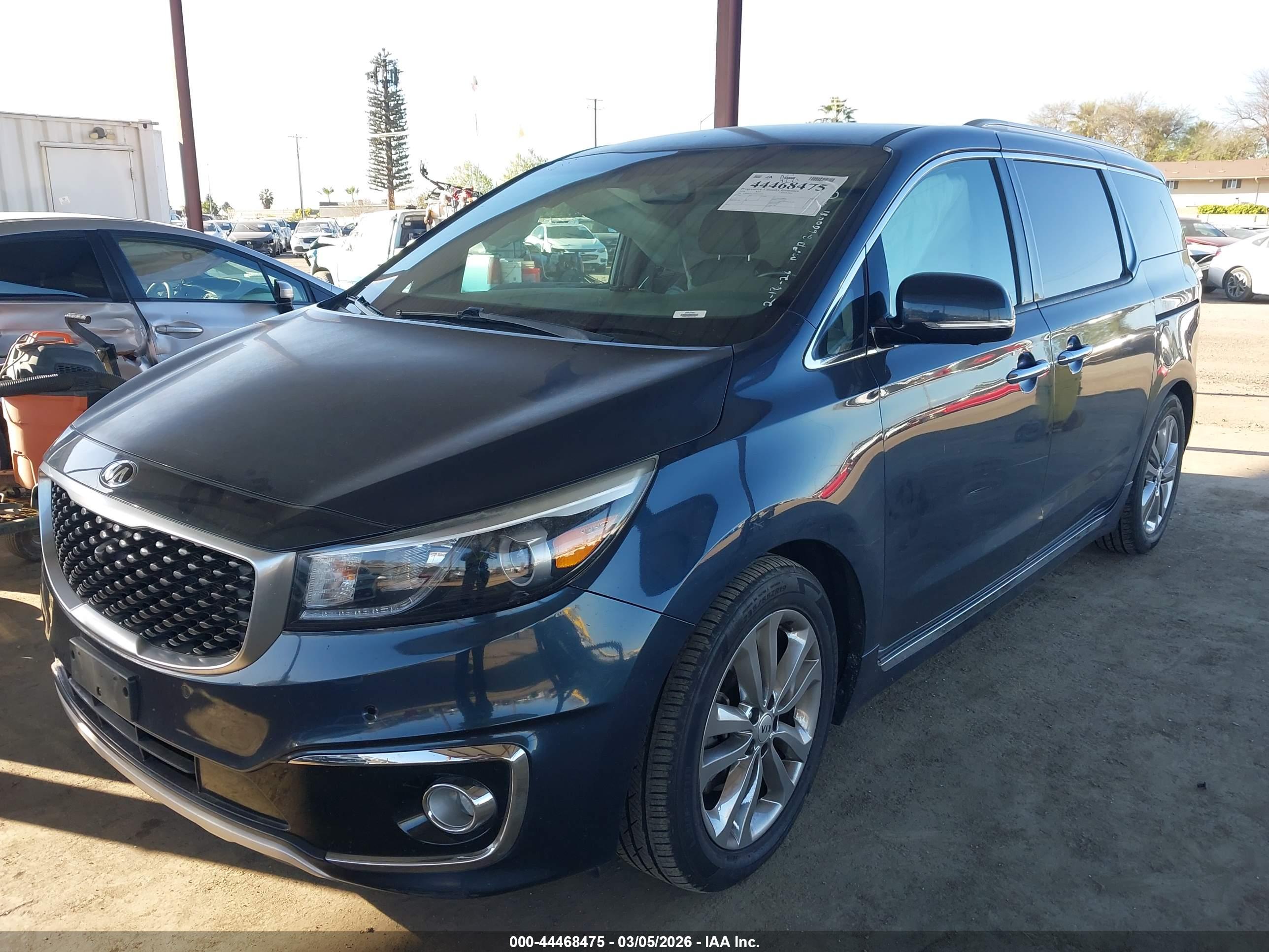 KIA SEDONA image 2