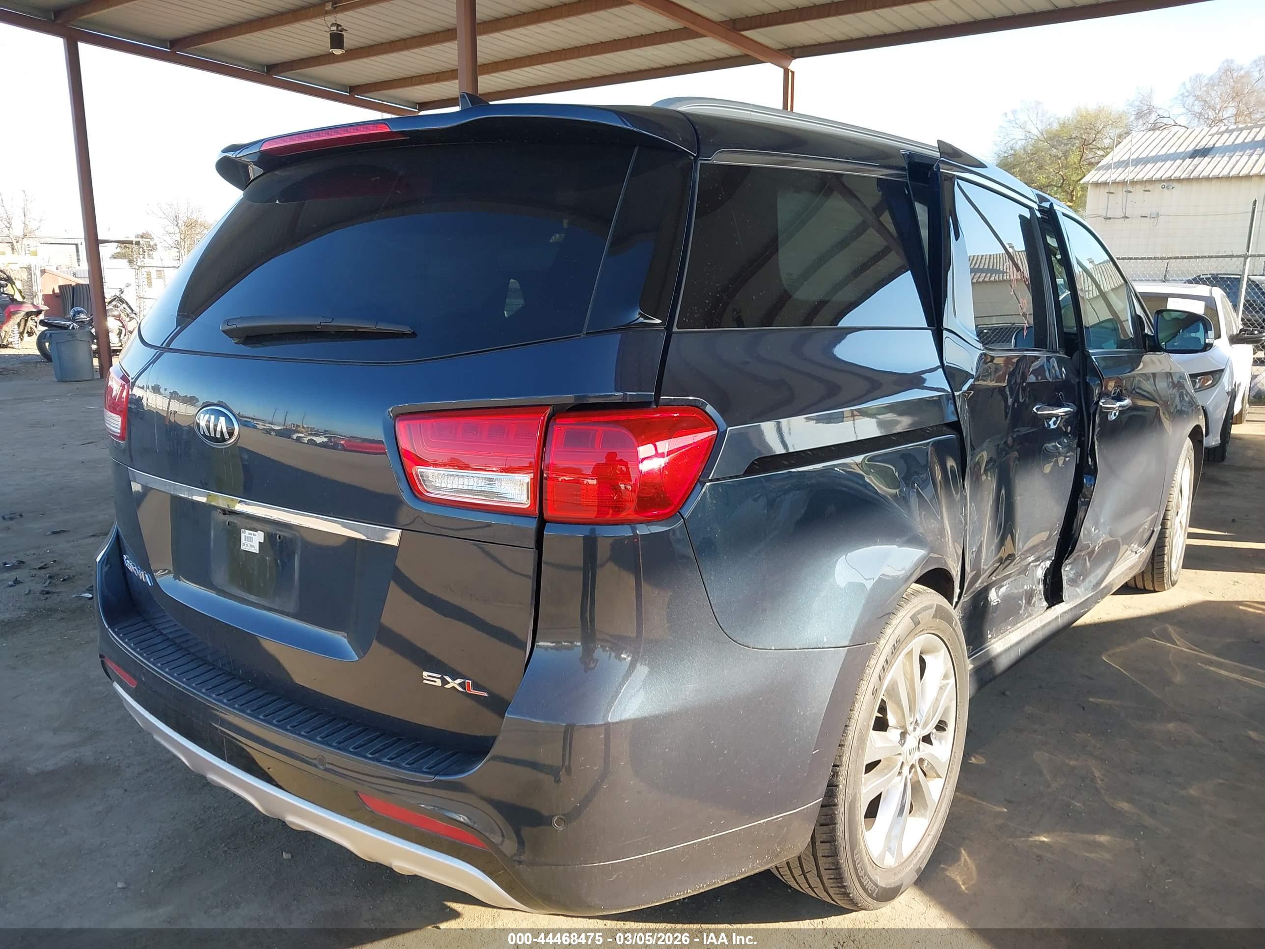 KIA SEDONA image 4