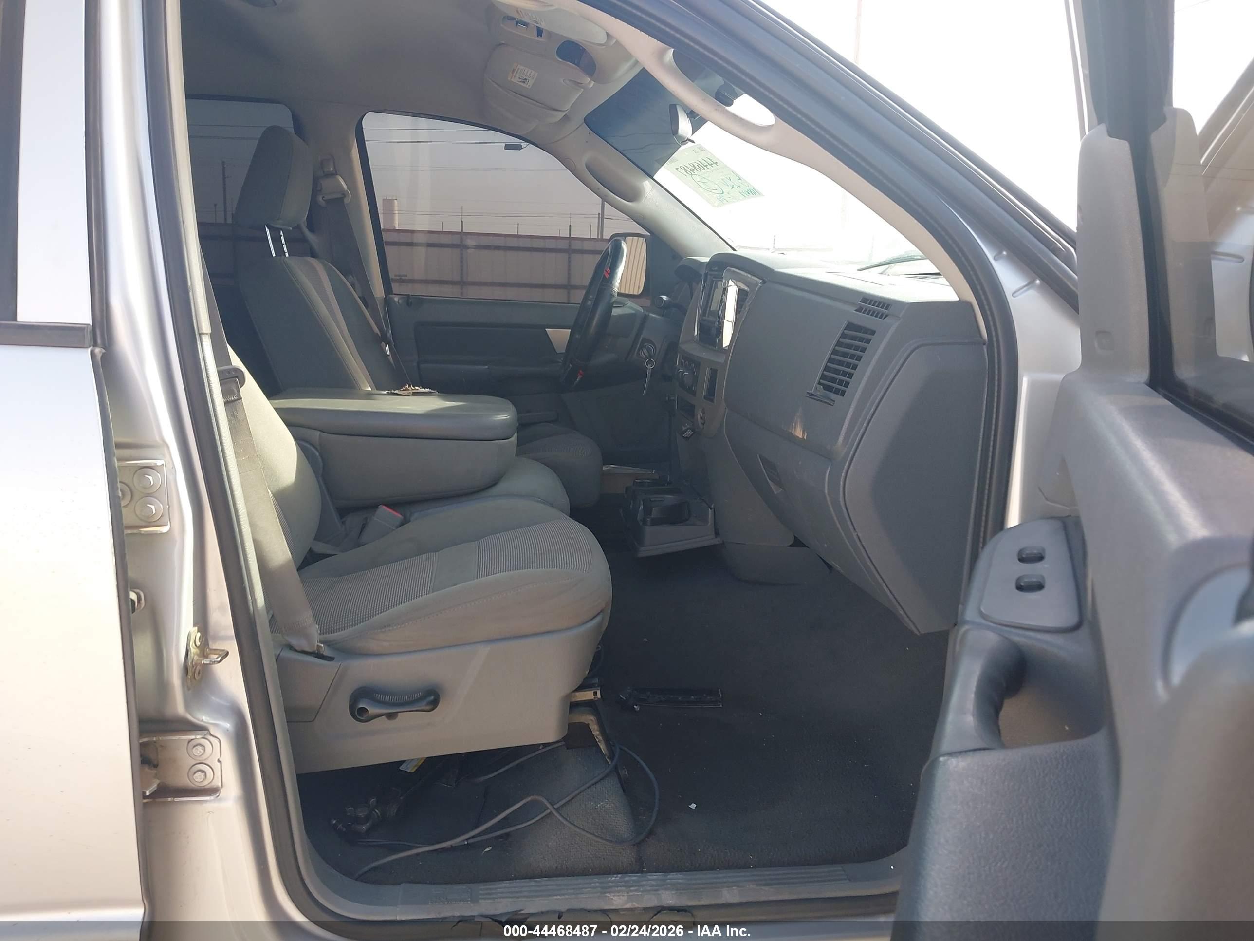 DODGE RAM image 5