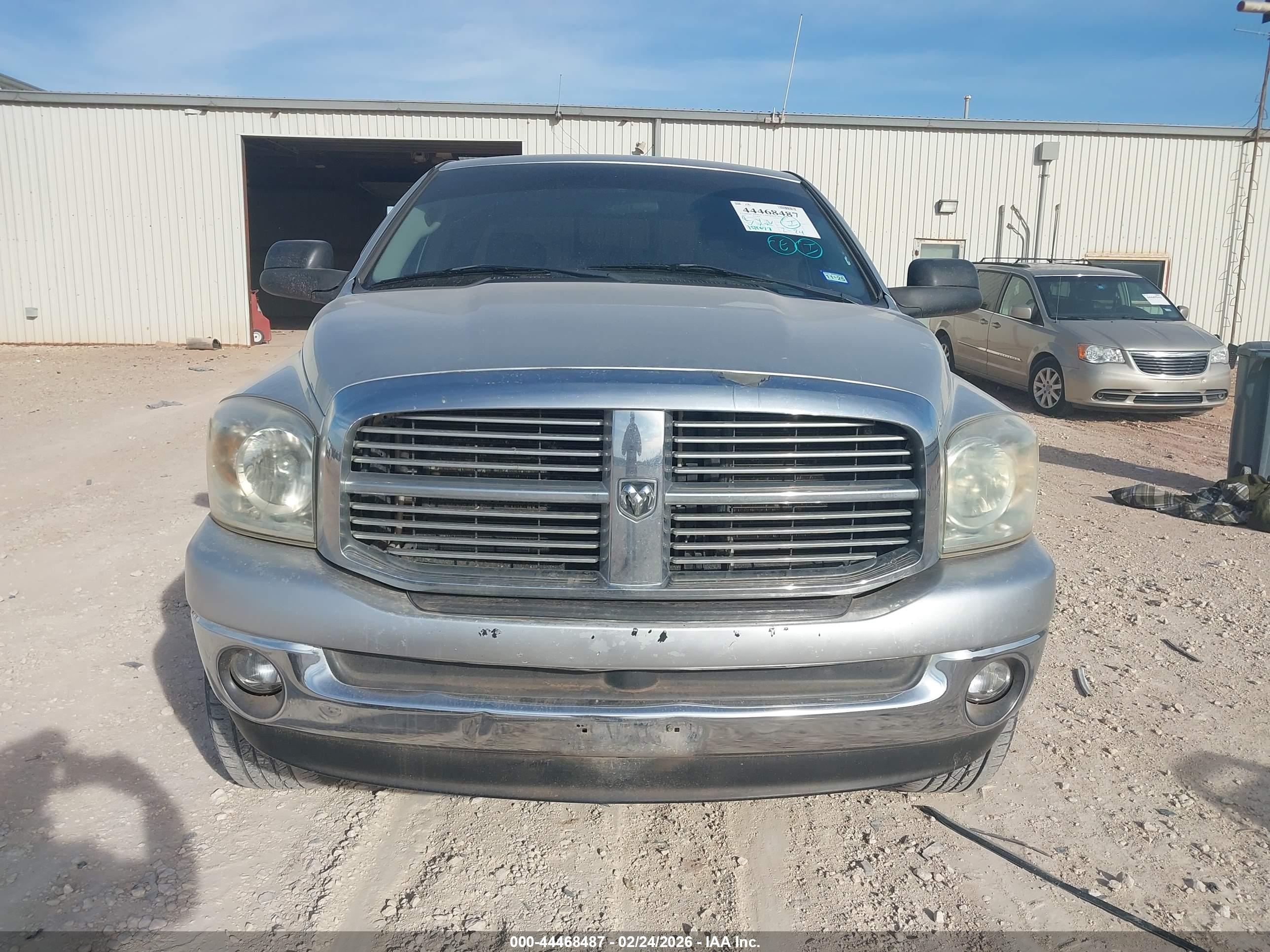 DODGE RAM image 6