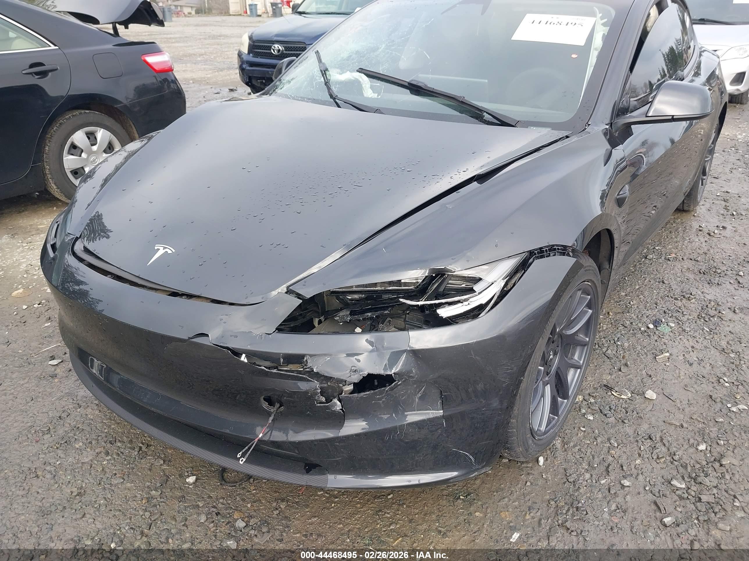 TESLA MODEL image 6