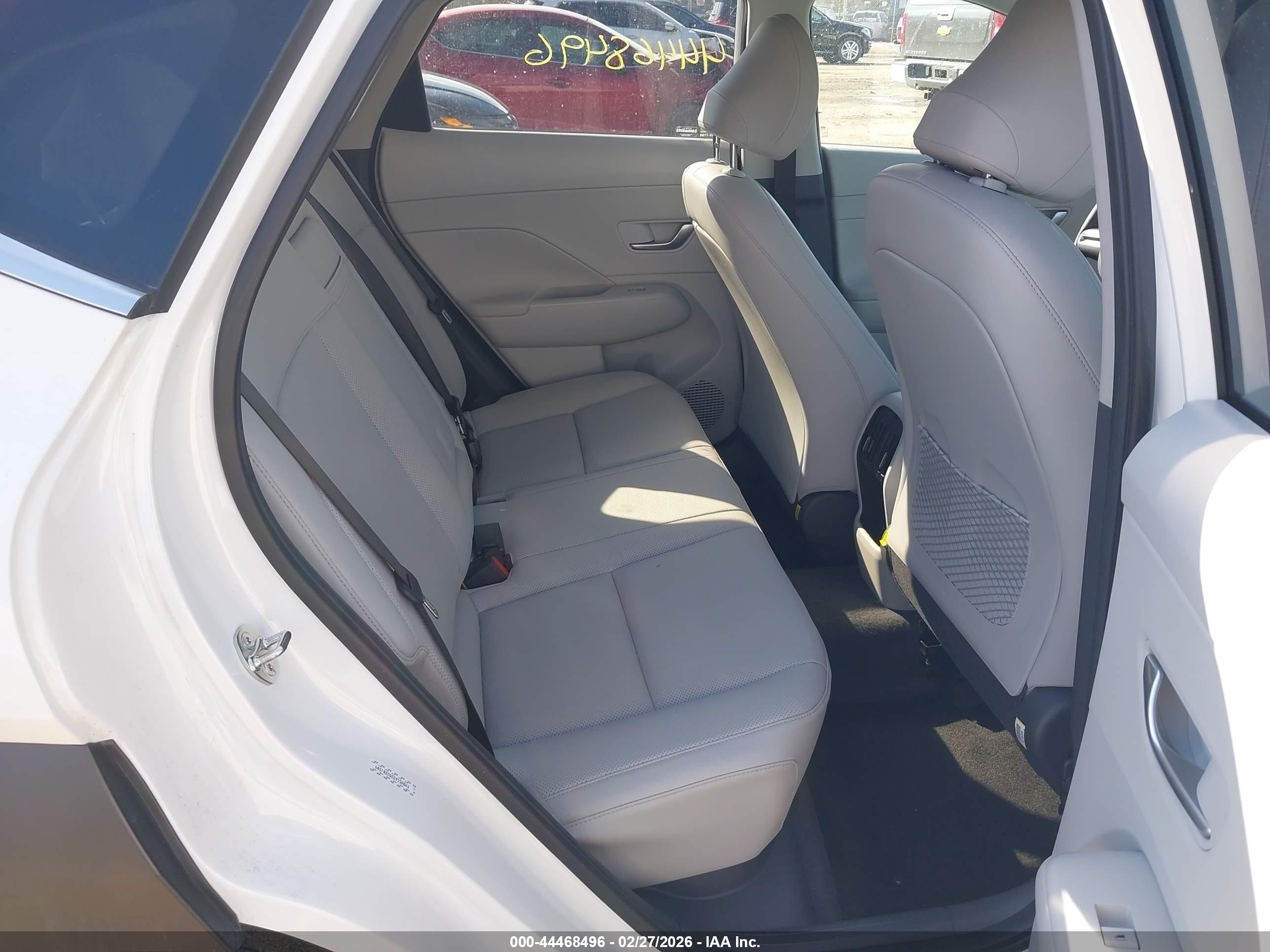HYUNDAI KONA image 8