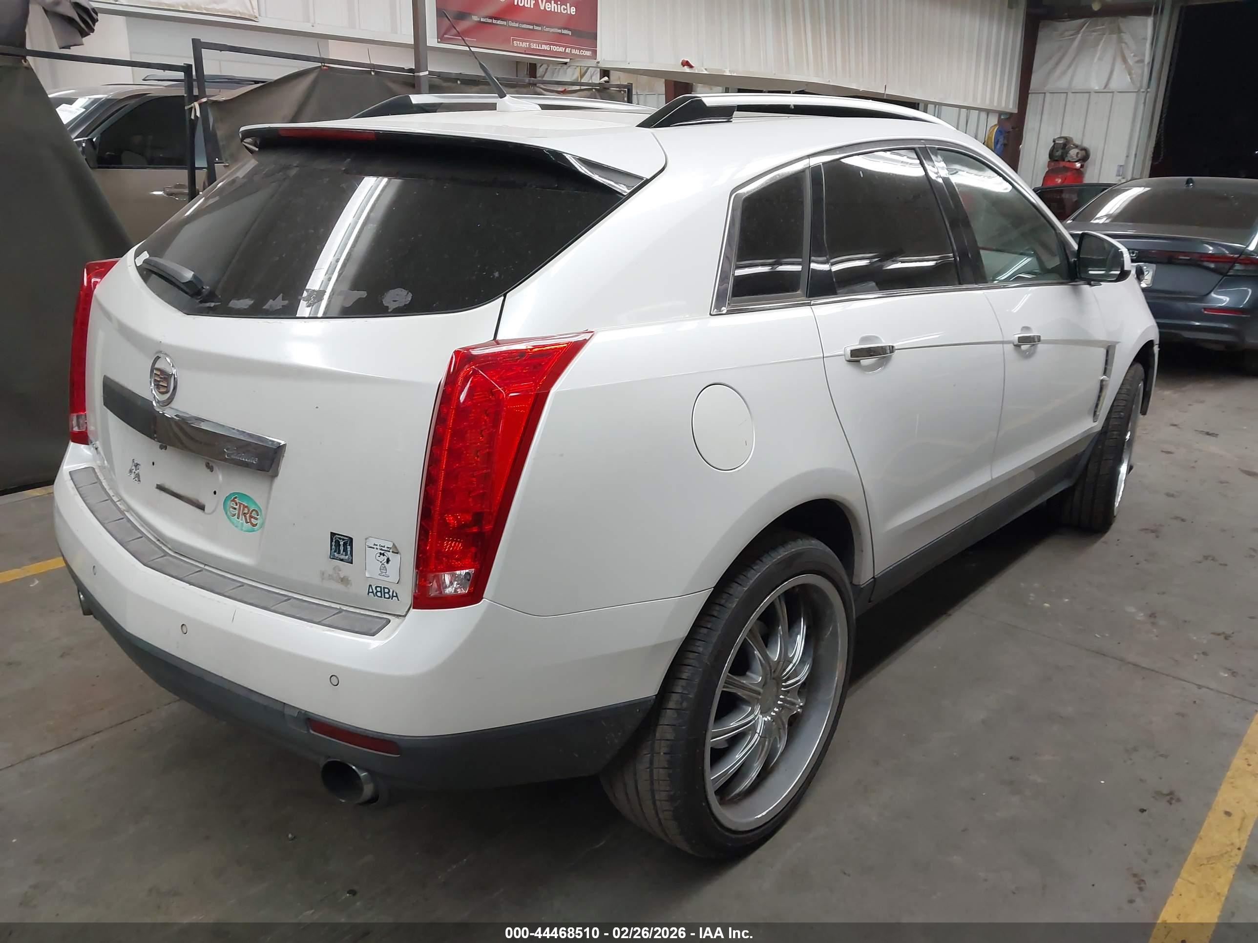 CADILLAC SRX image 4