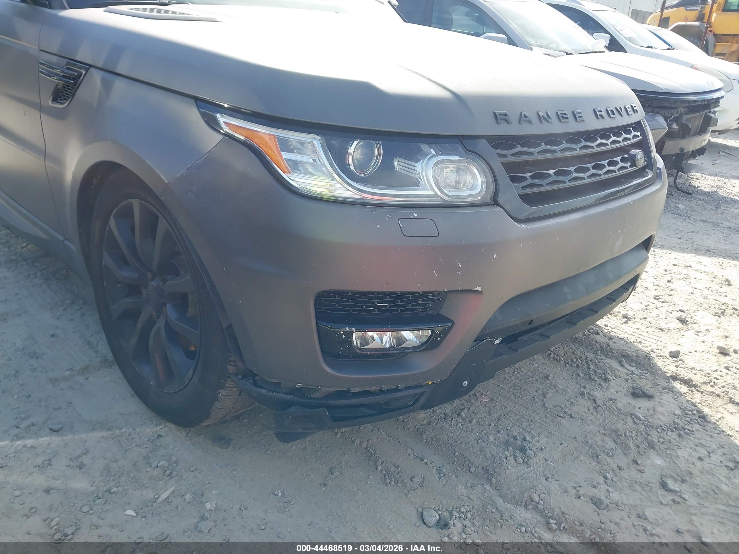 LAND ROVER image 6