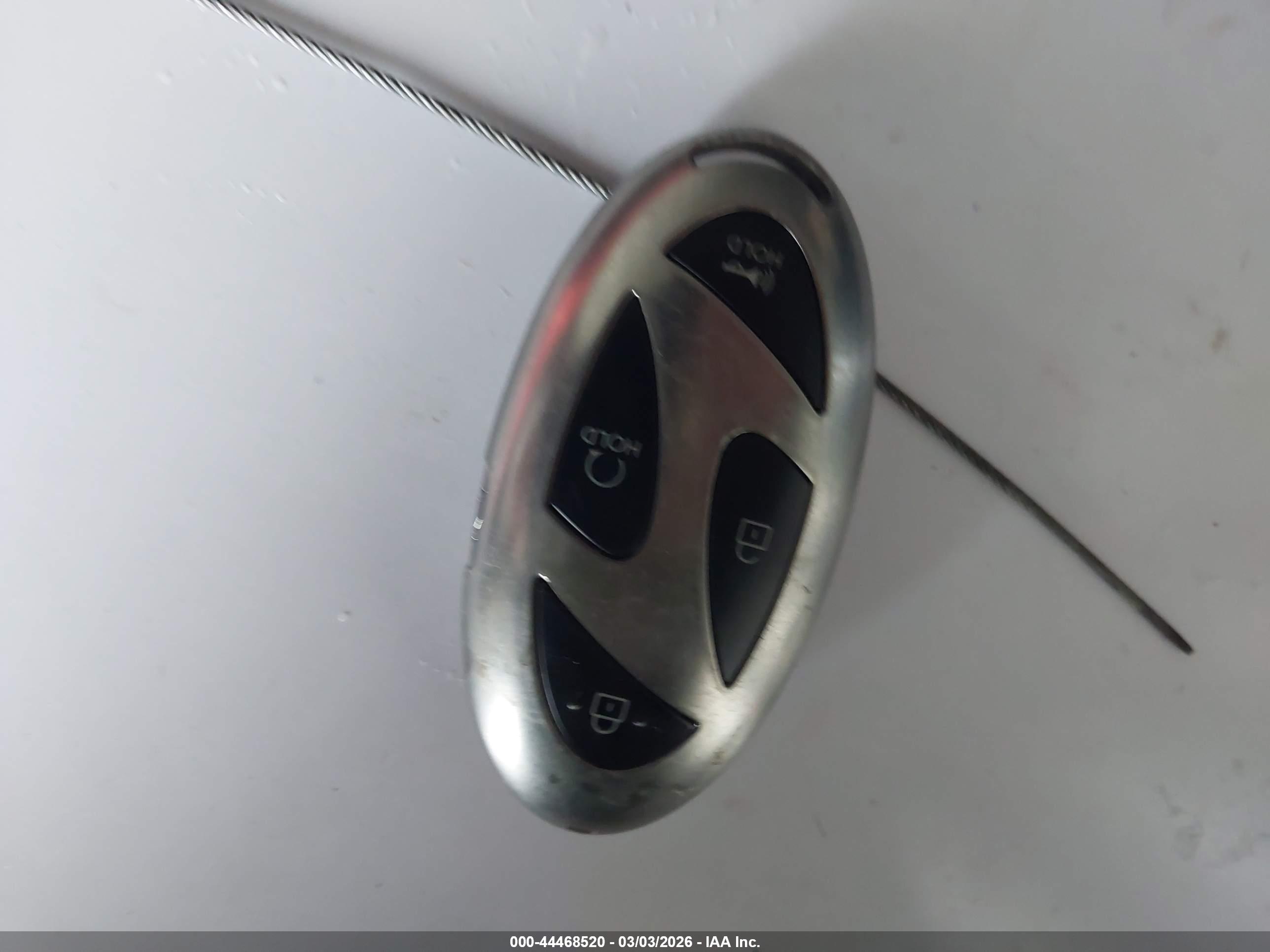 HYUNDAI SANTA image 11