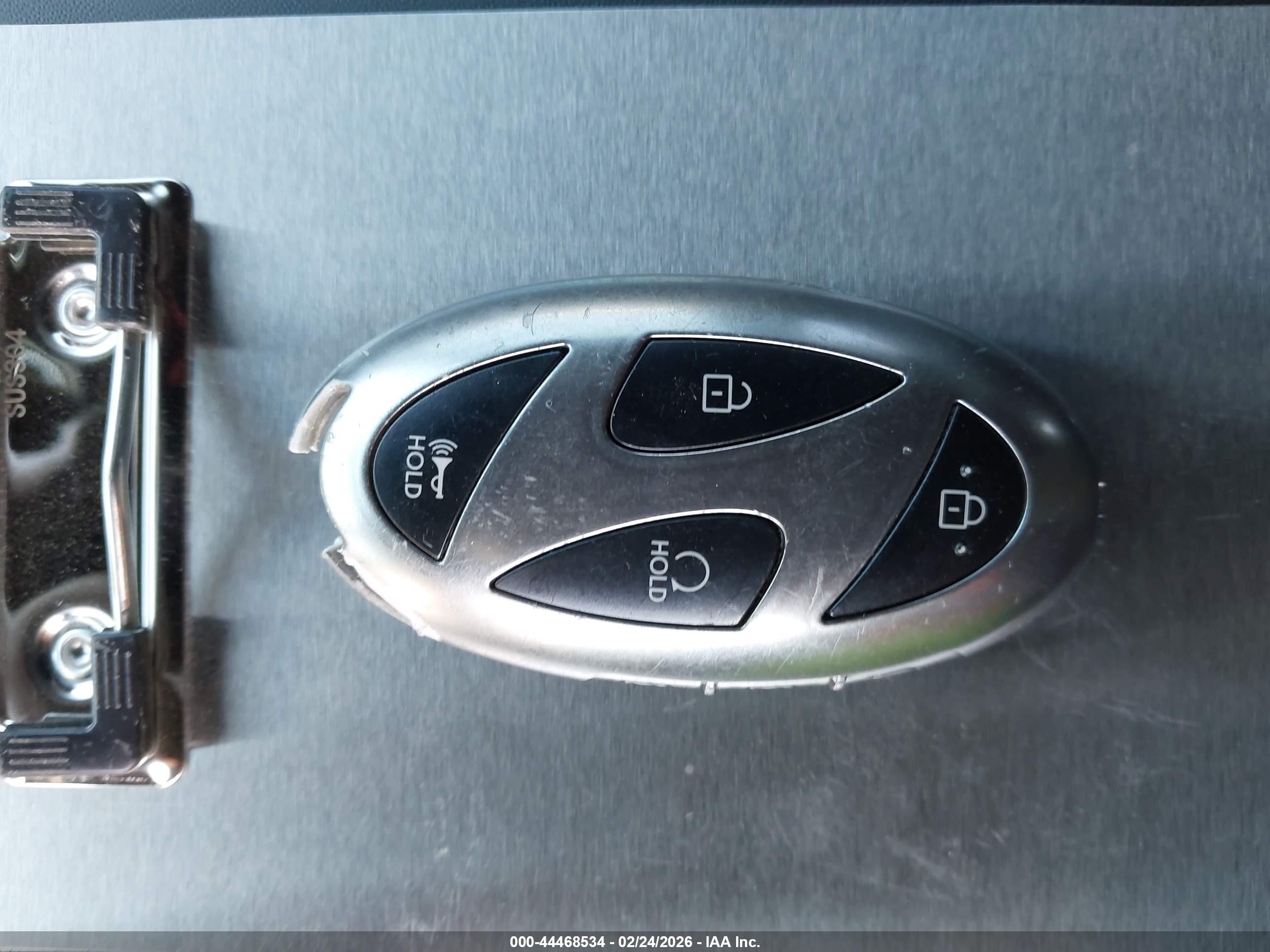 HYUNDAI SANTA image 11