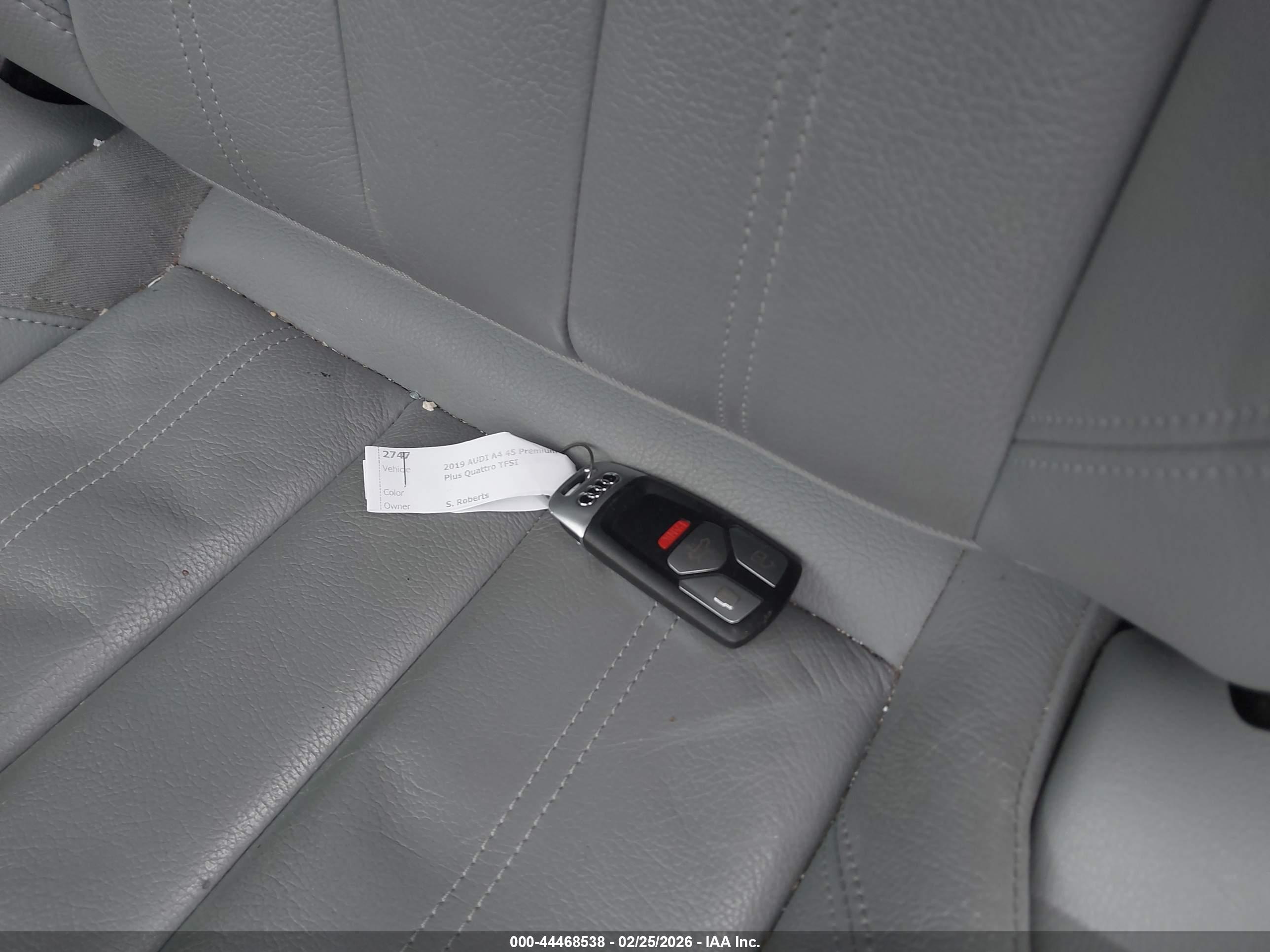AUDI A4 image 11