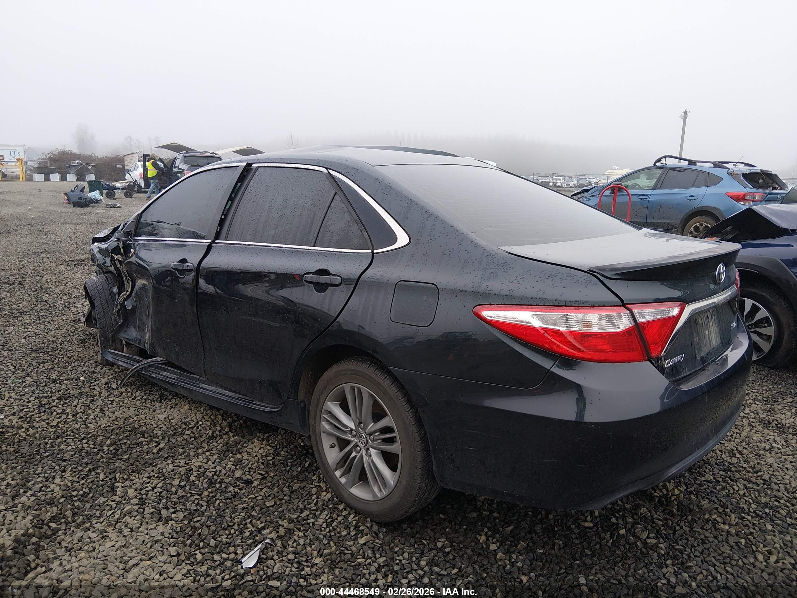 TOYOTA CAMRY image 3