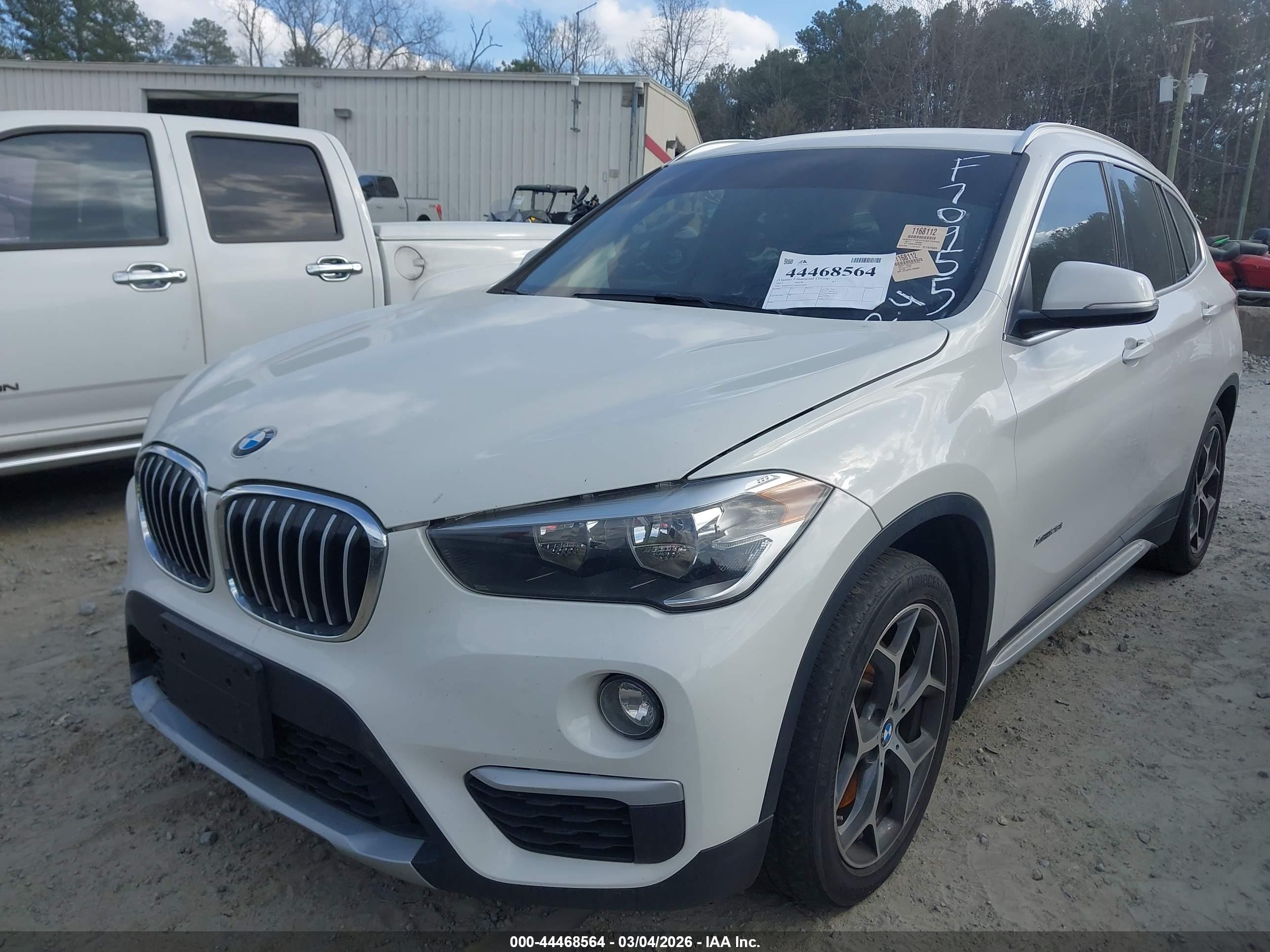BMW X1 image 2