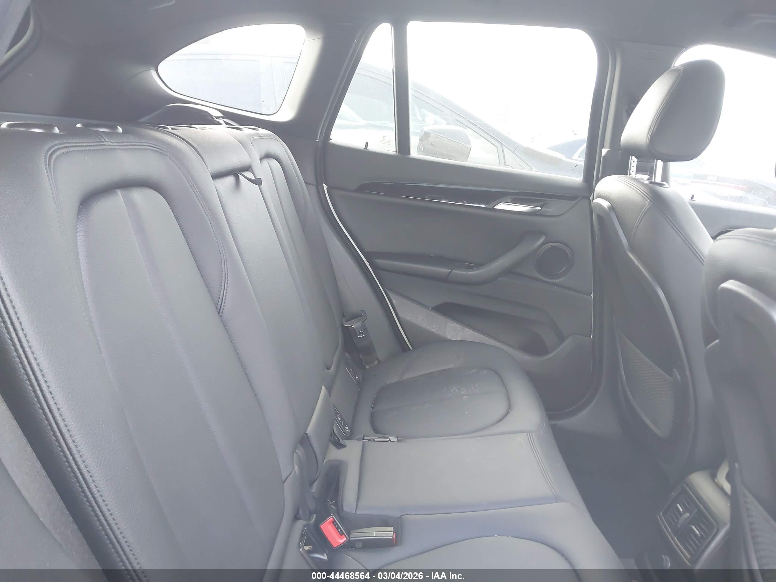 BMW X1 image 8