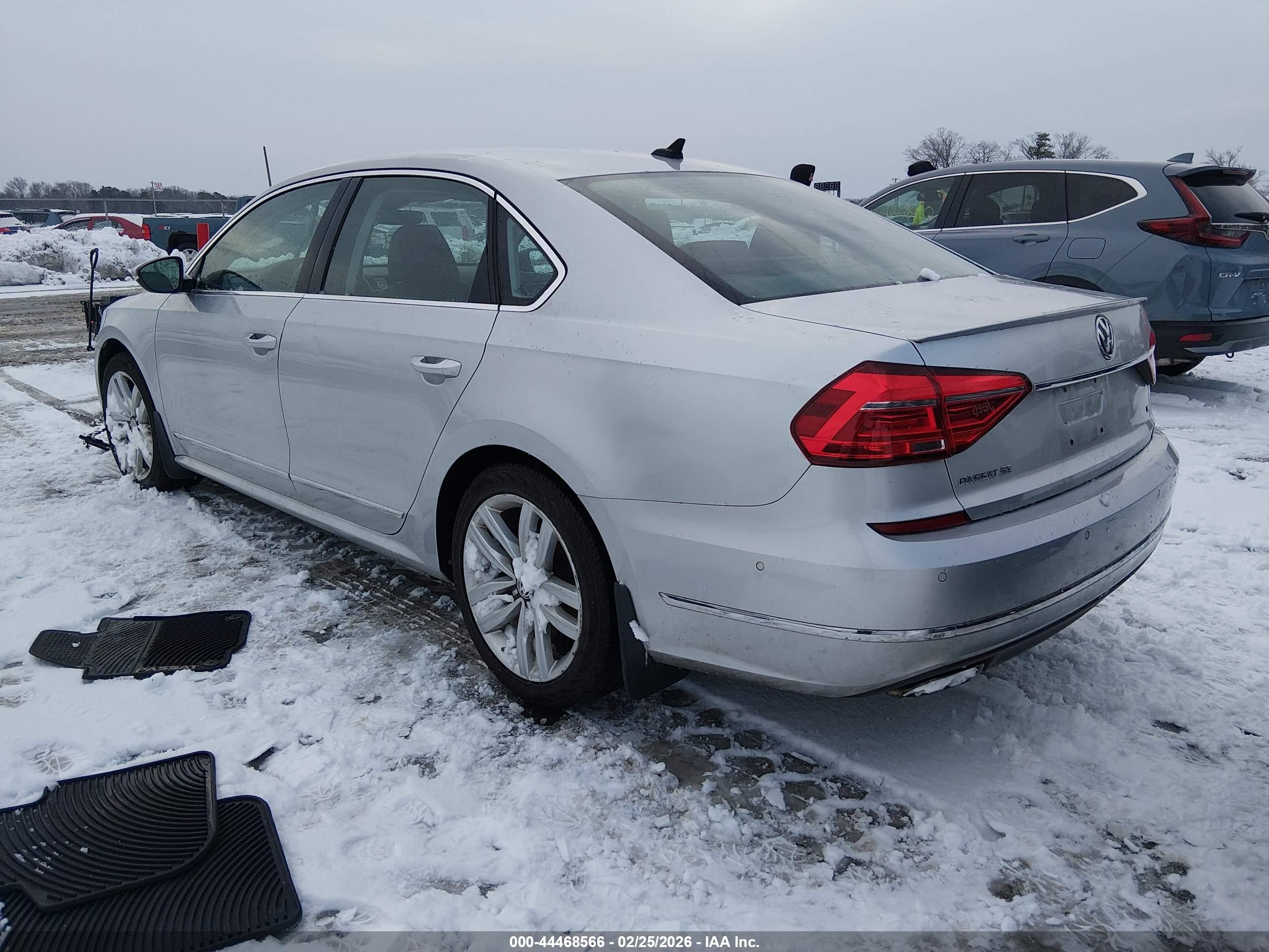 VOLKSWAGEN PASSAT image 3
