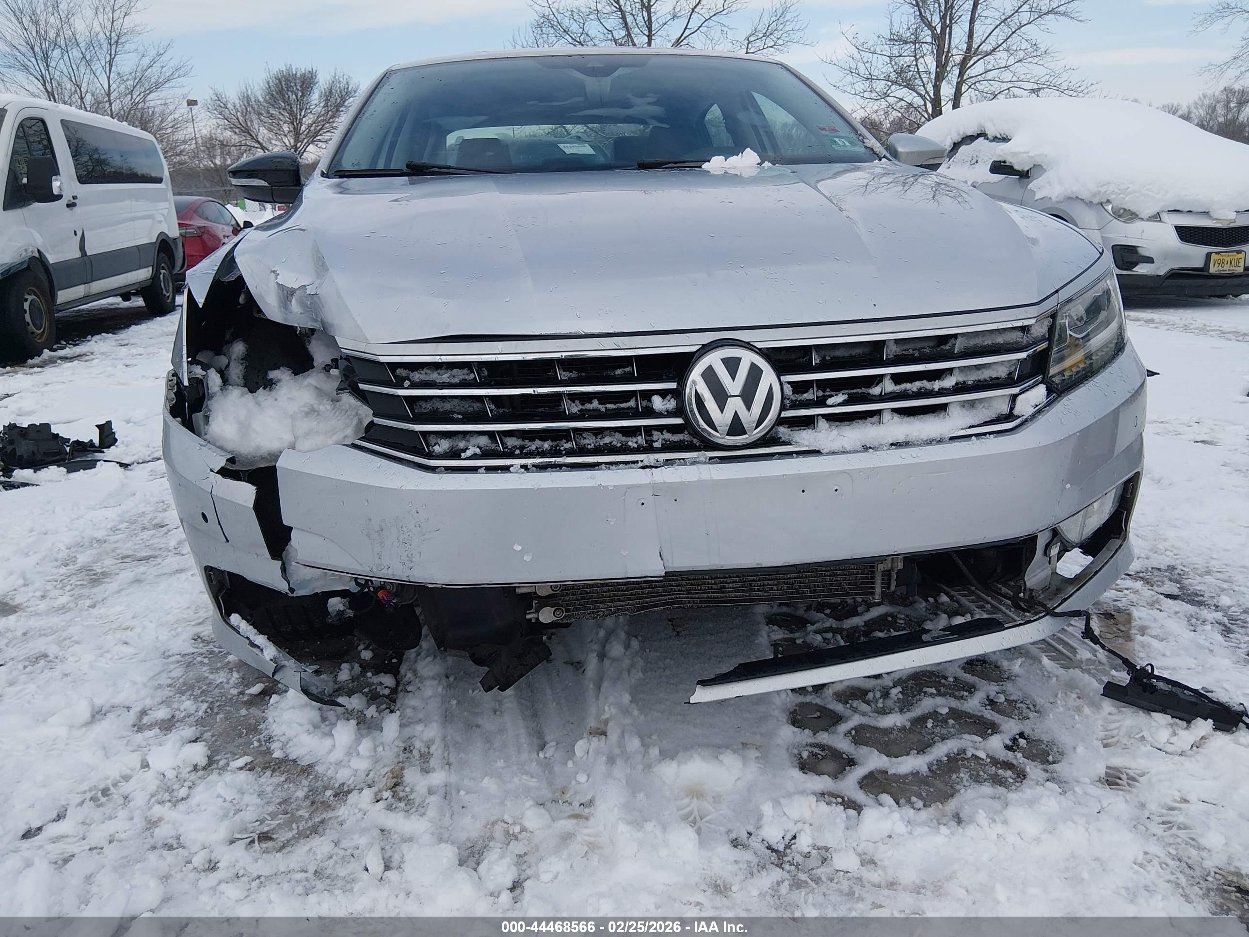 VOLKSWAGEN PASSAT image 6