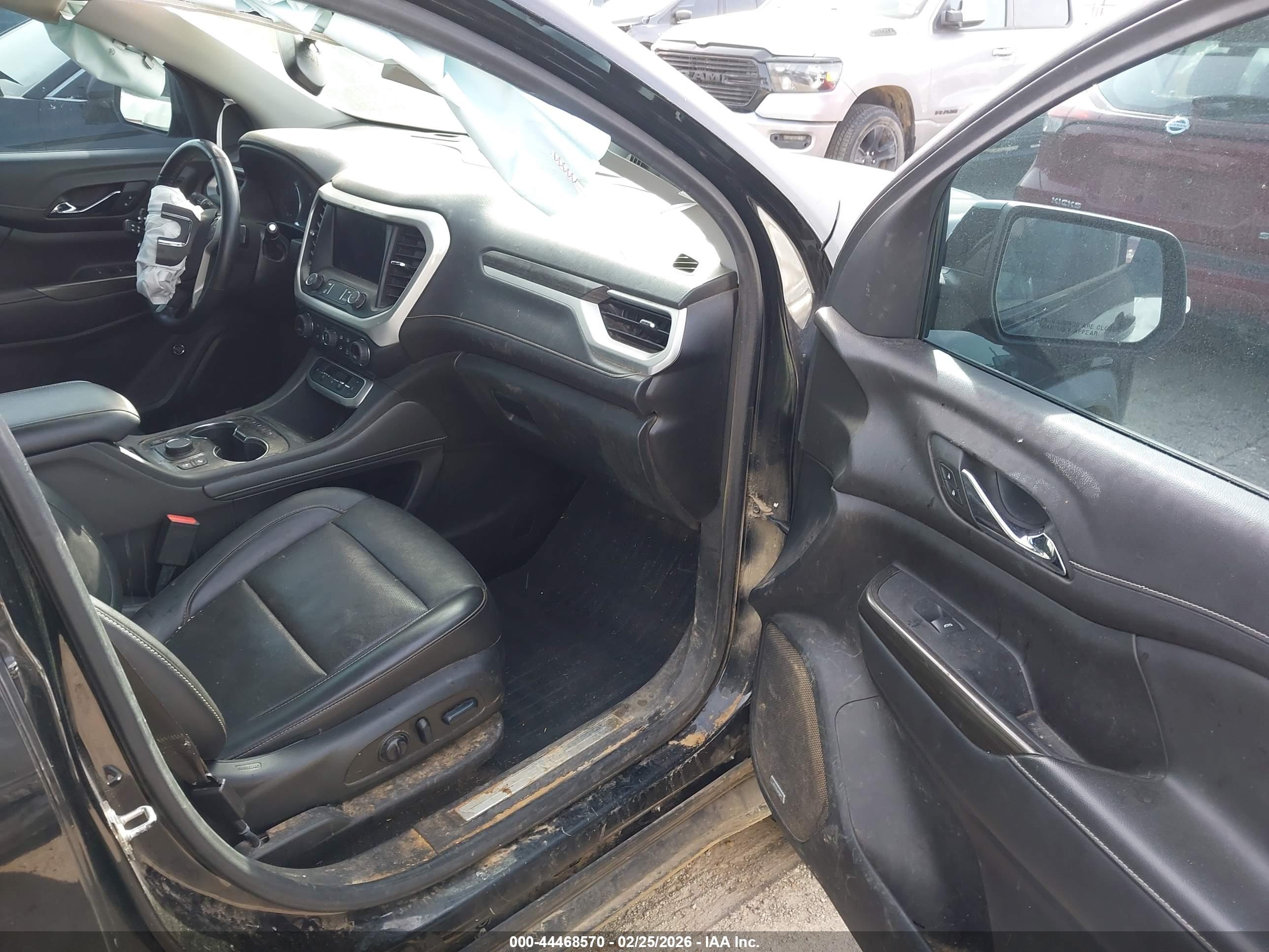 GMC ACADIA image 5