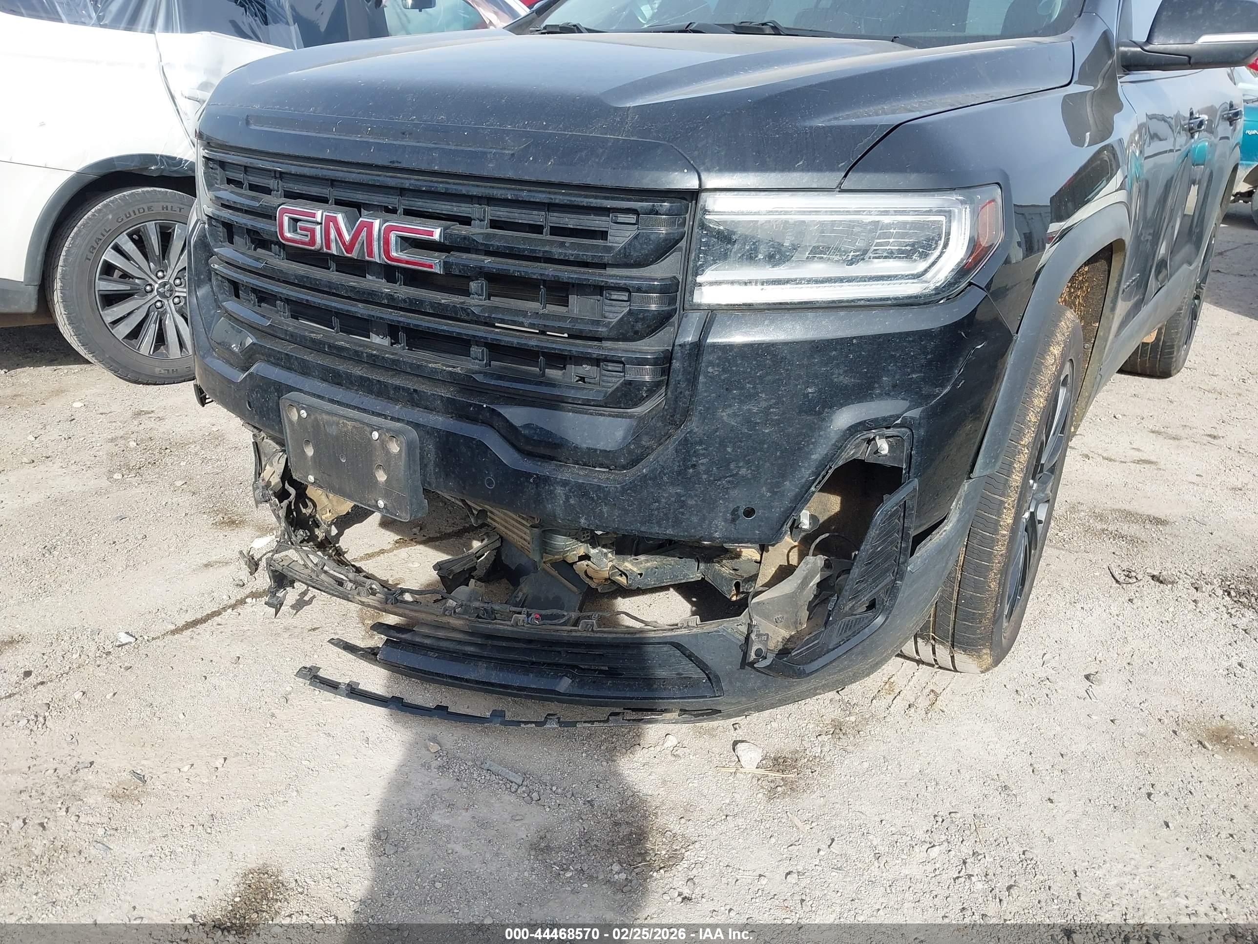 GMC ACADIA image 6