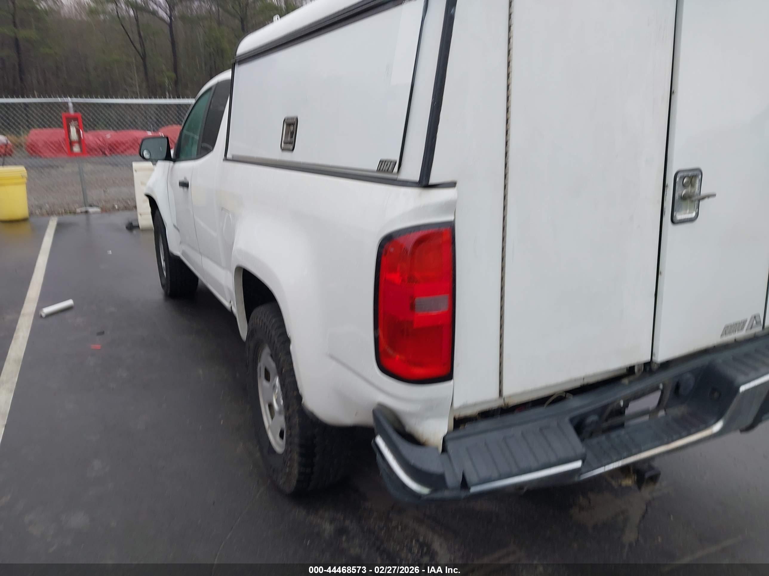 CHEVROLET COLORADO image 3