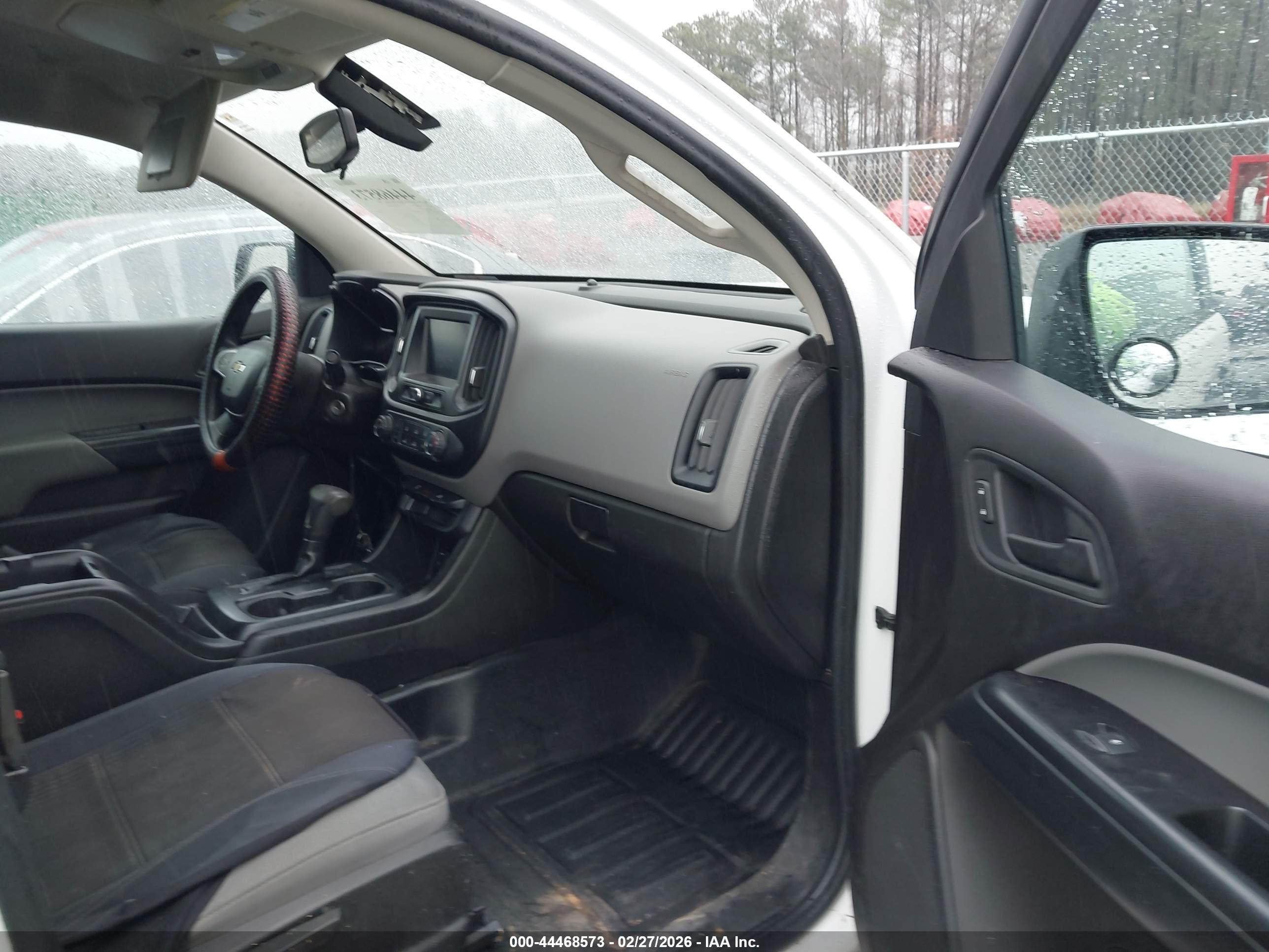 CHEVROLET COLORADO image 5