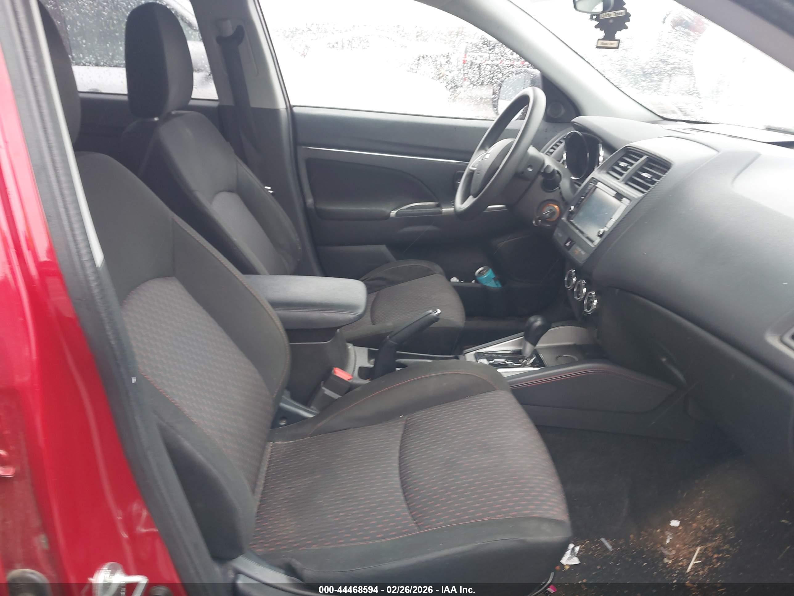 MITSUBISHI OUTLANDER image 5