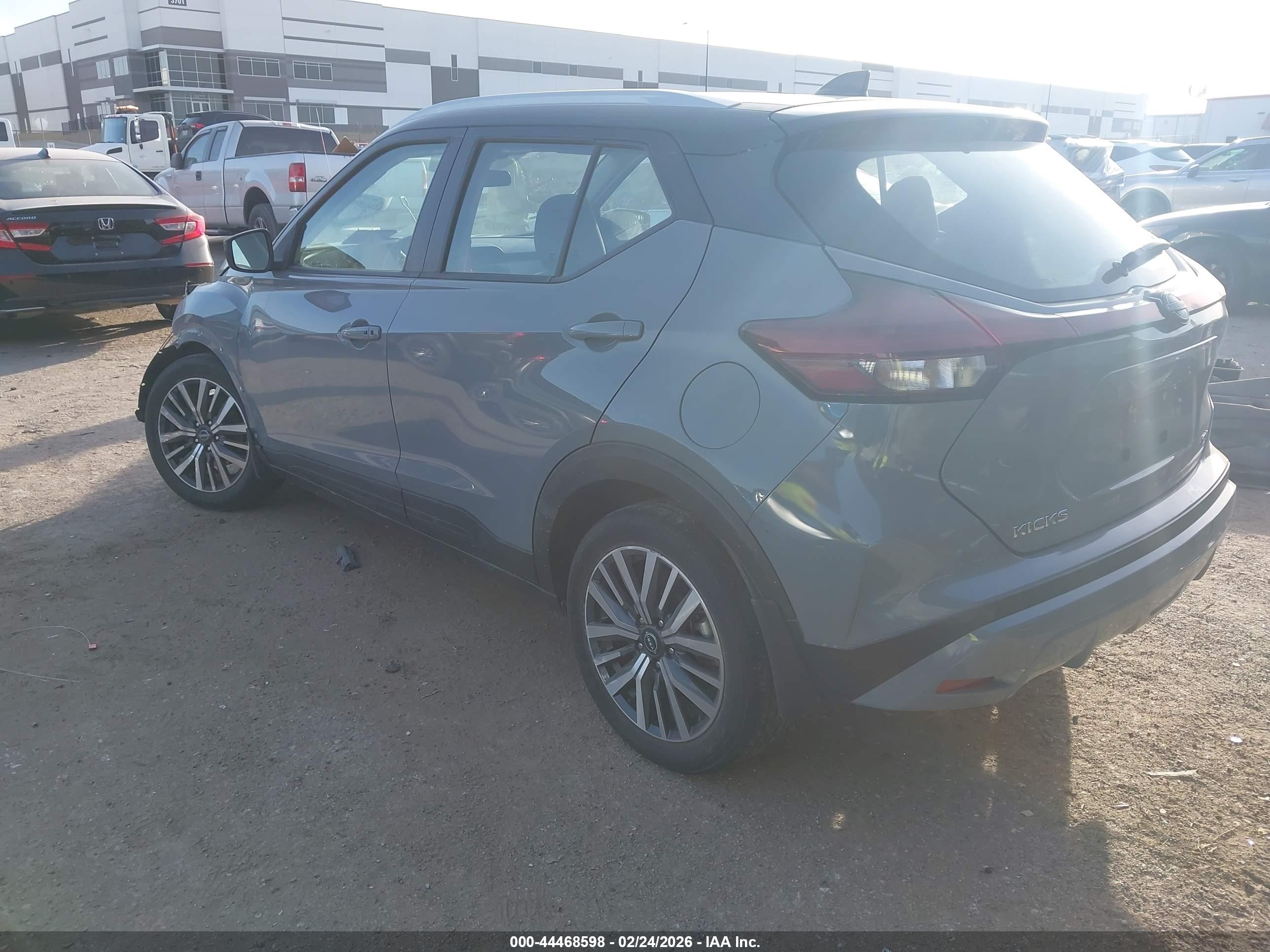 NISSAN KICKS image 3