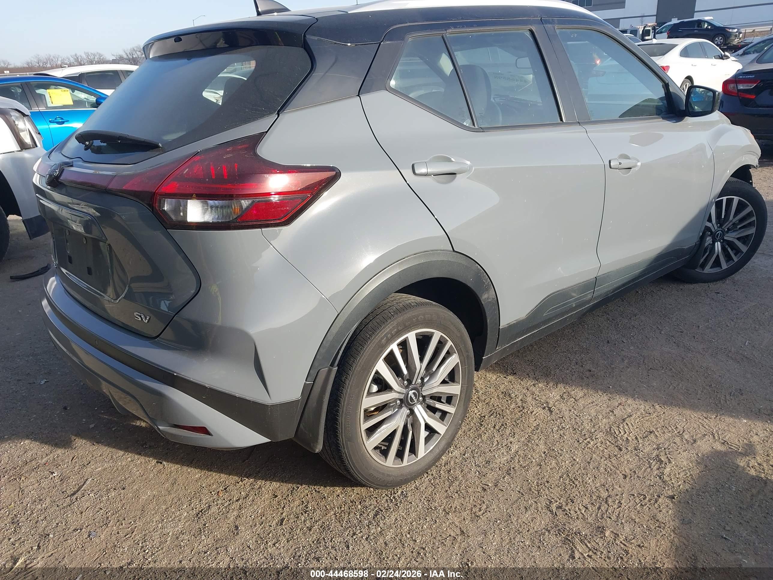 NISSAN KICKS image 4