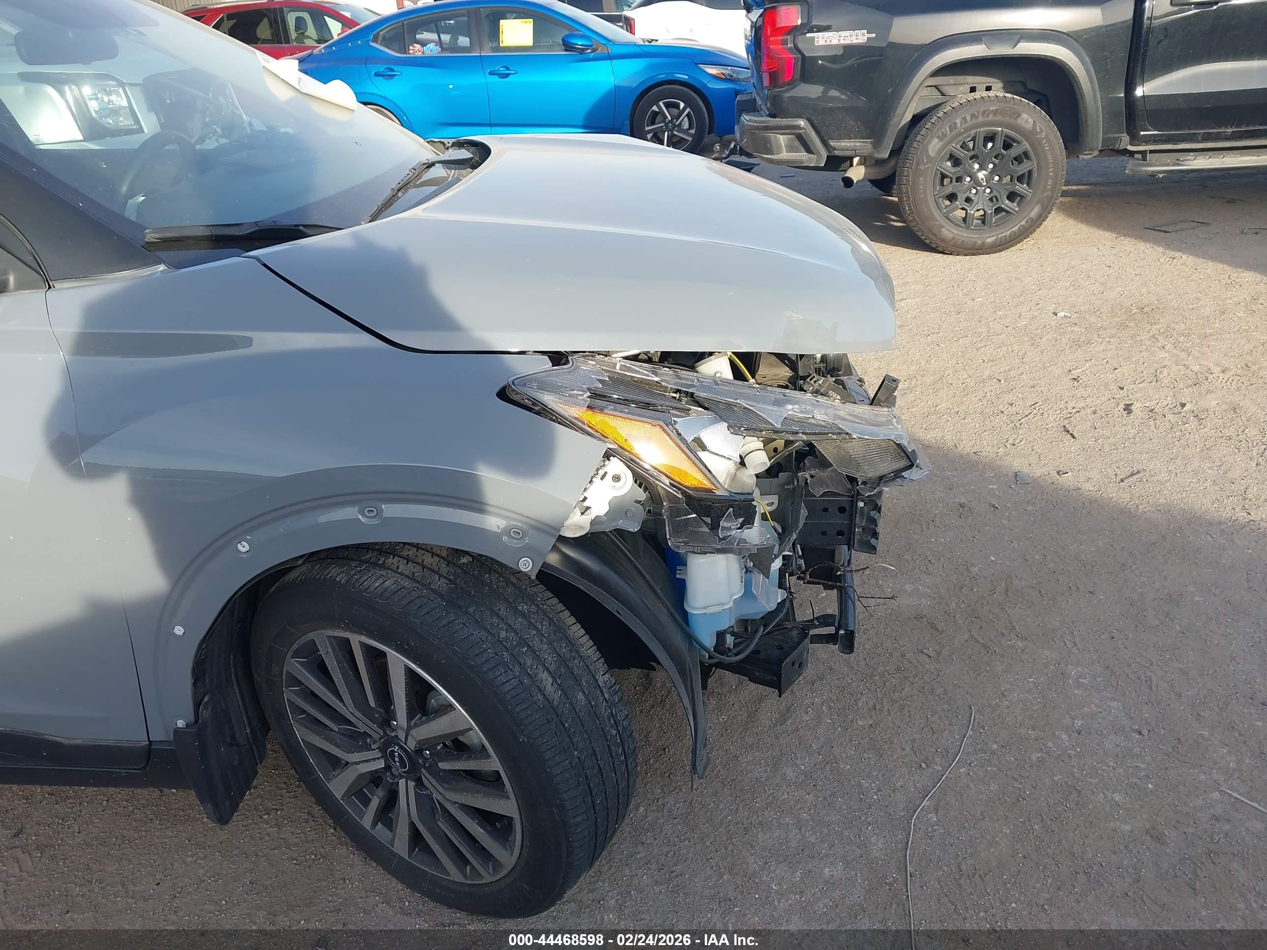 NISSAN KICKS image 6