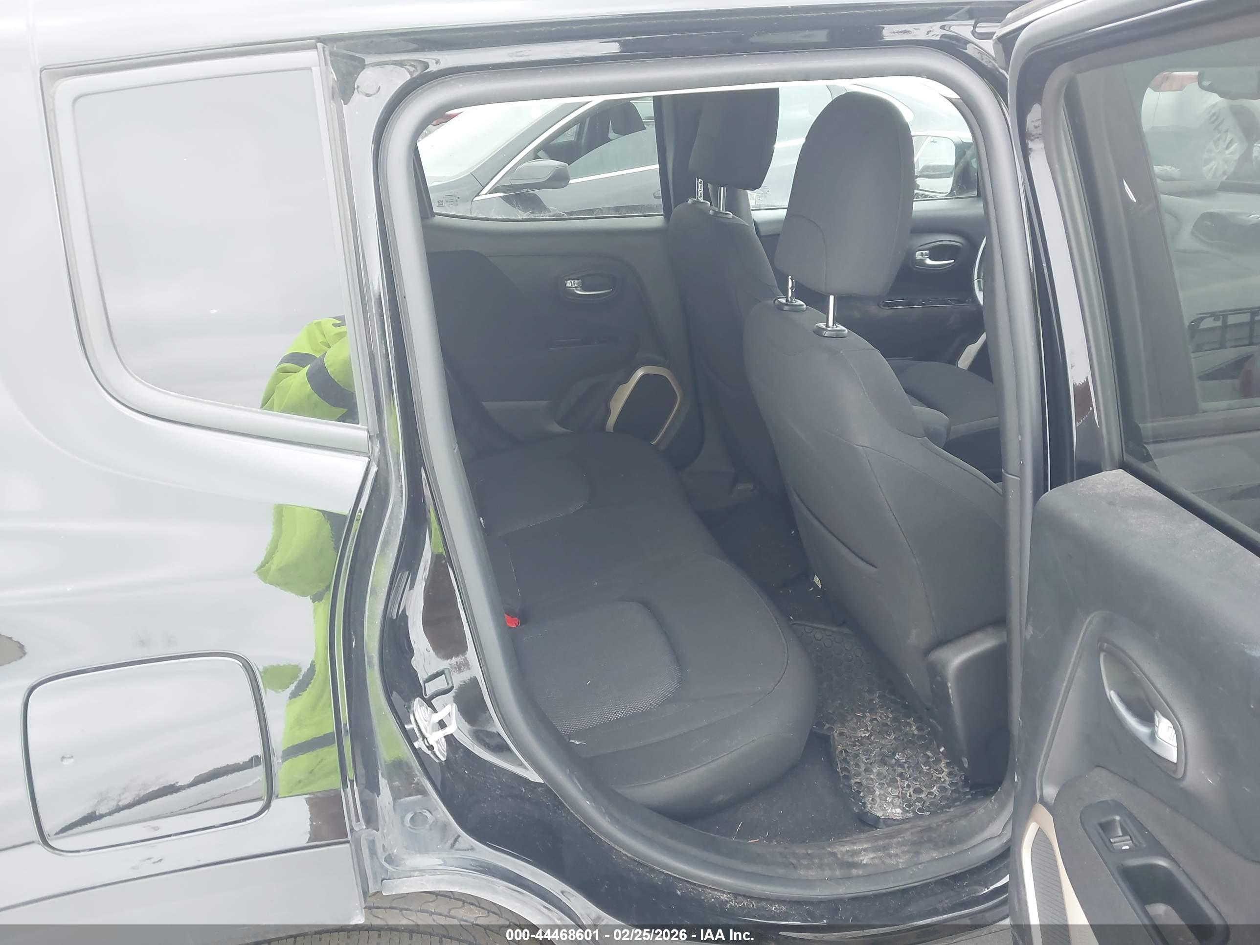 JEEP RENEGADE image 8