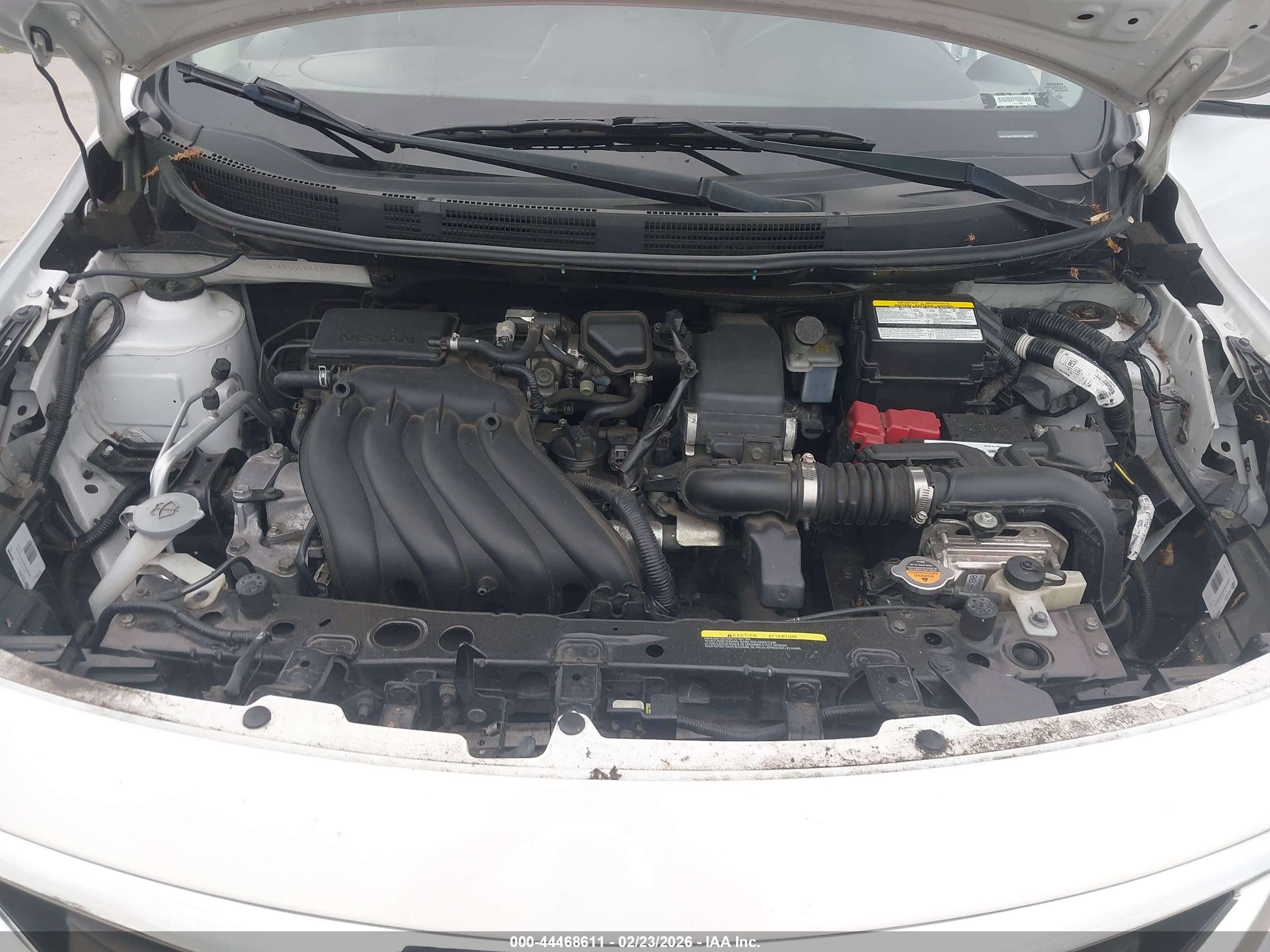NISSAN VERSA image 10
