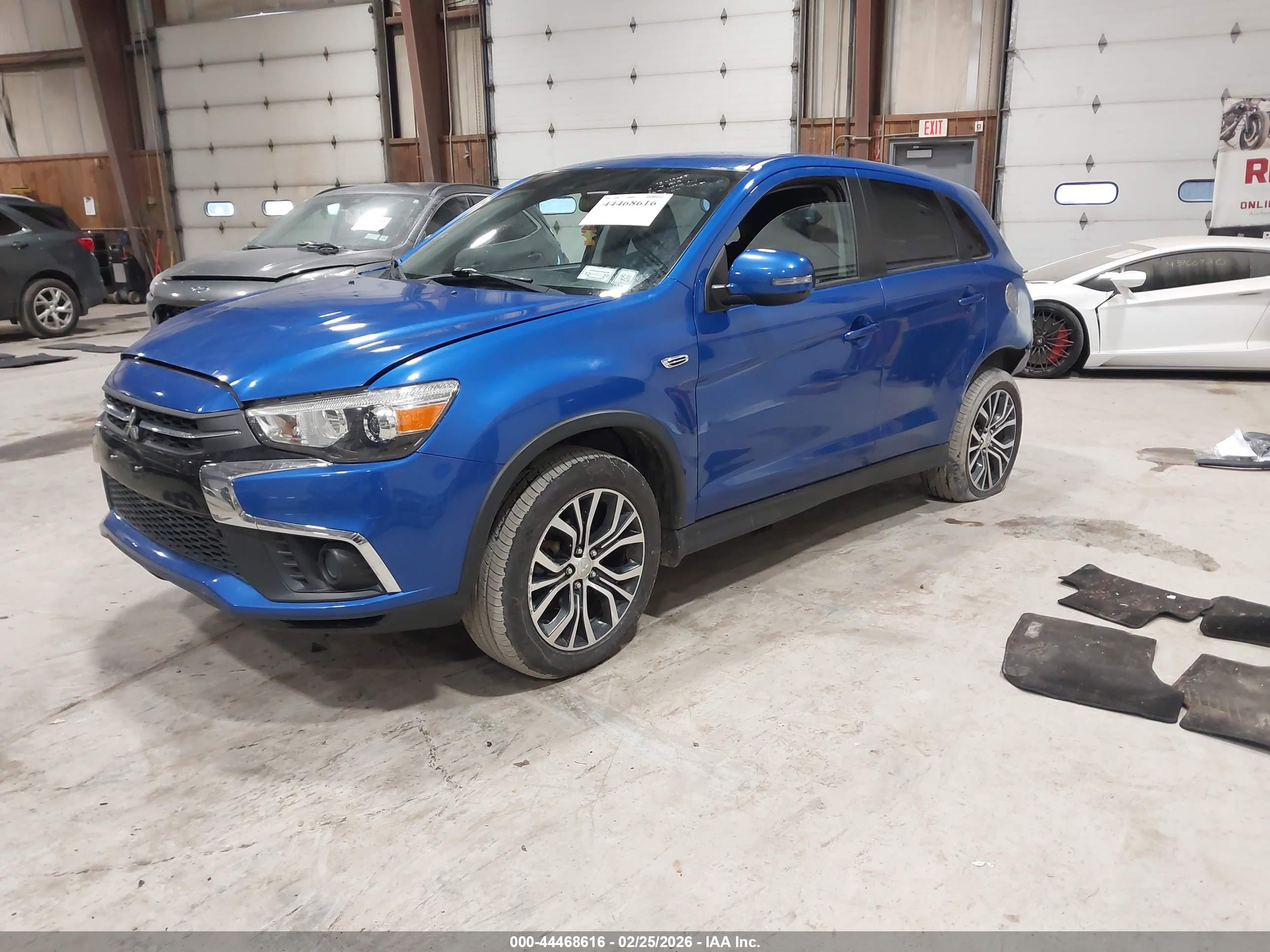 MITSUBISHI OUTLANDER image 2