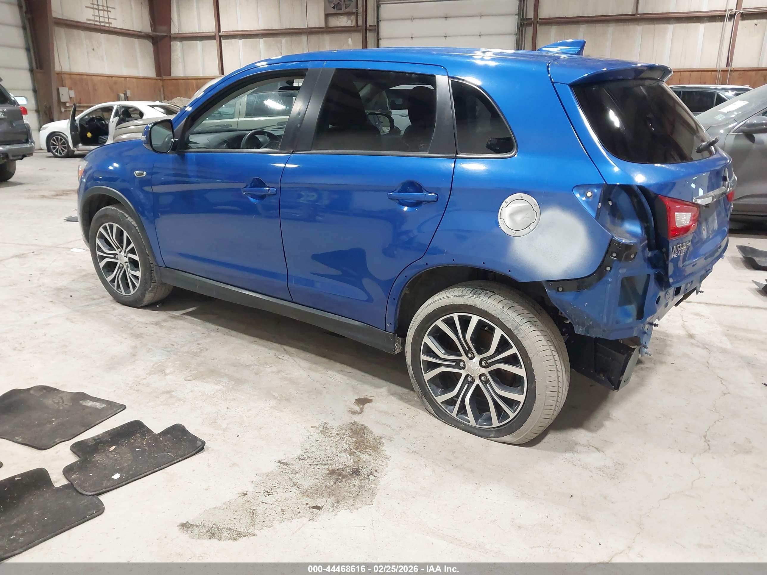MITSUBISHI OUTLANDER image 3