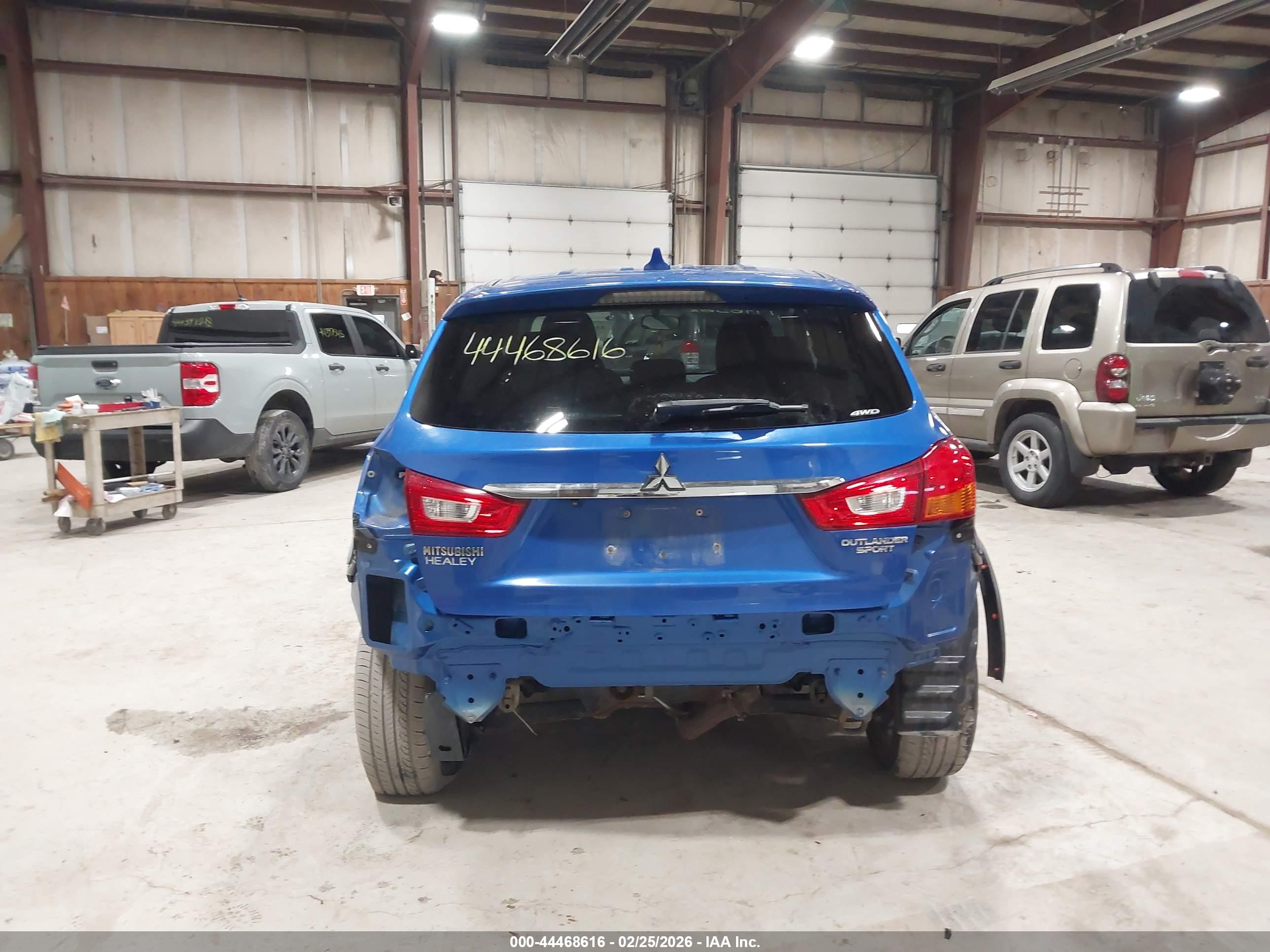 MITSUBISHI OUTLANDER image 6