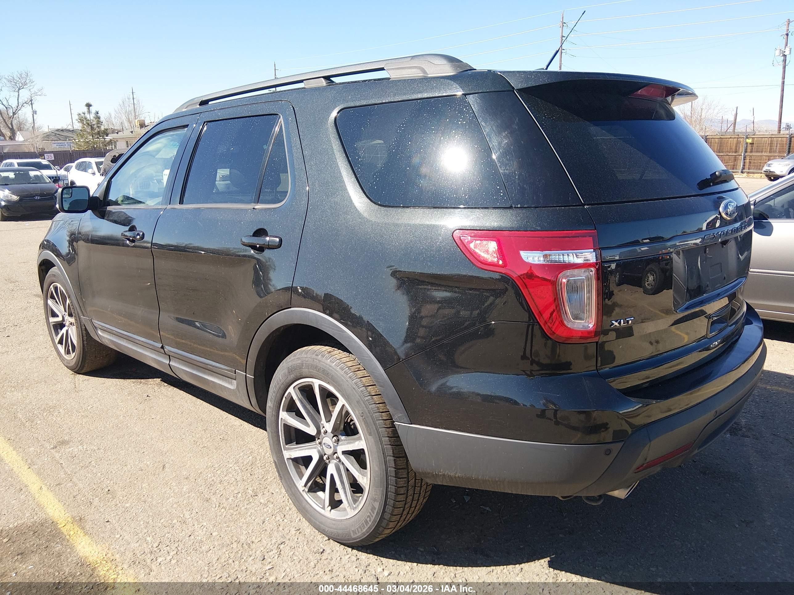 FORD EXPLORER image 3
