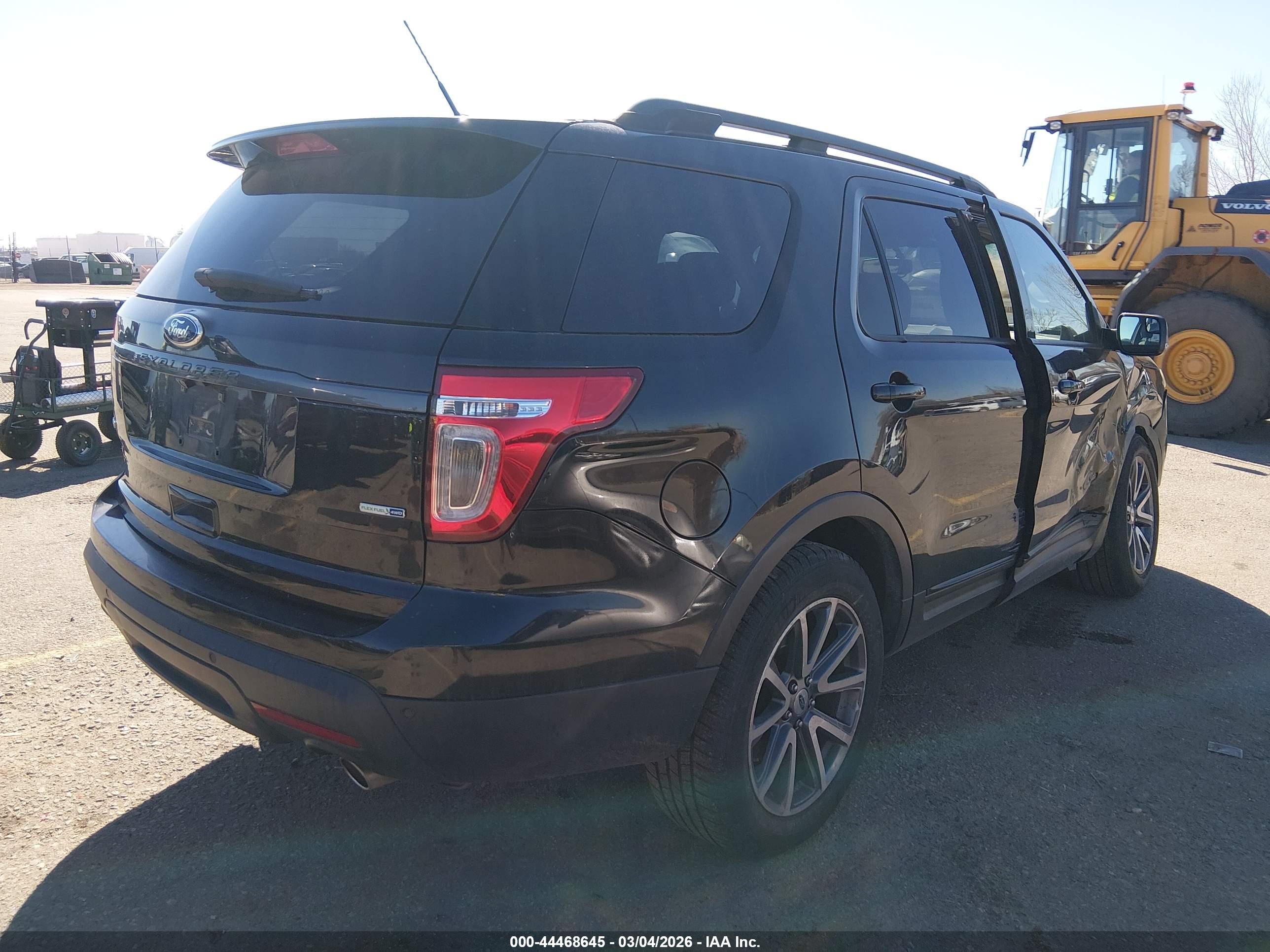 FORD EXPLORER image 4