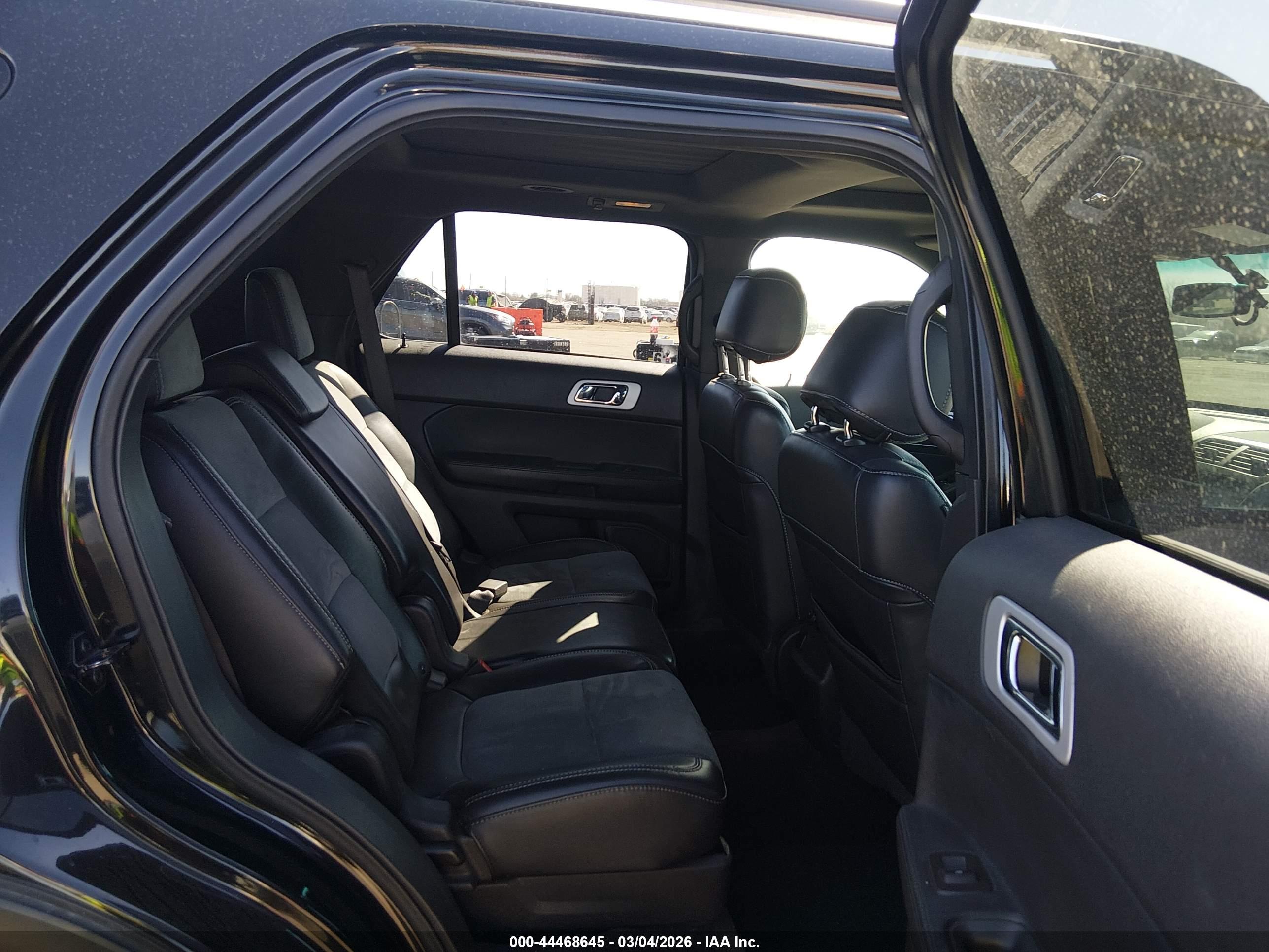 FORD EXPLORER image 8