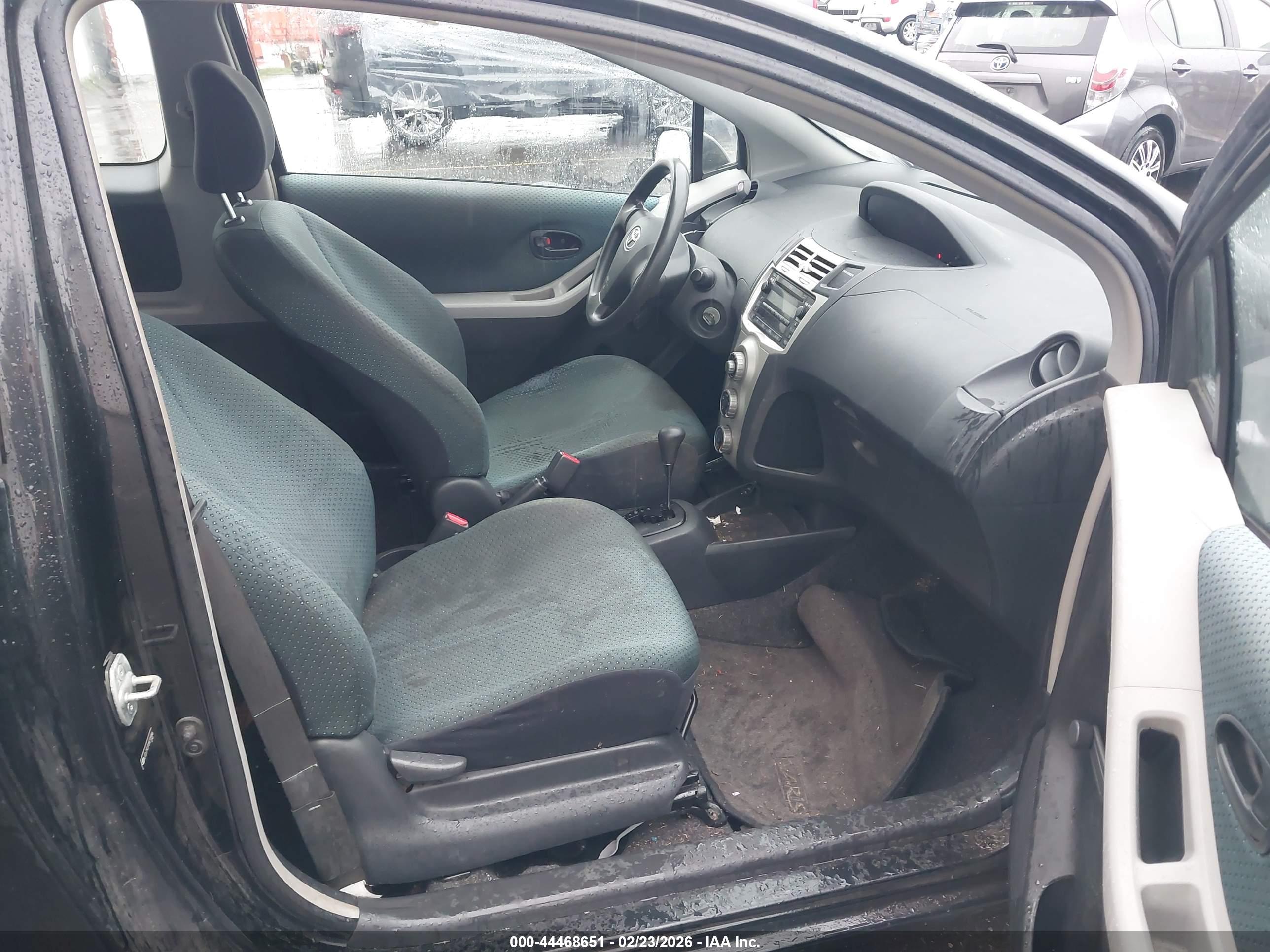 TOYOTA YARIS image 5