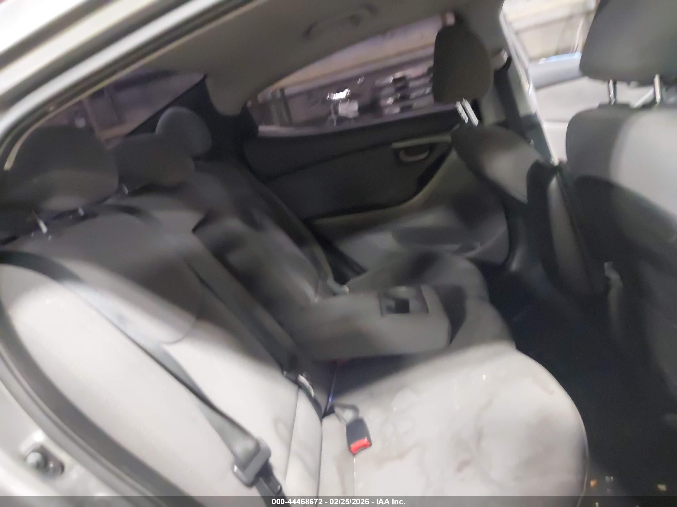 HYUNDAI ELANTRA image 8