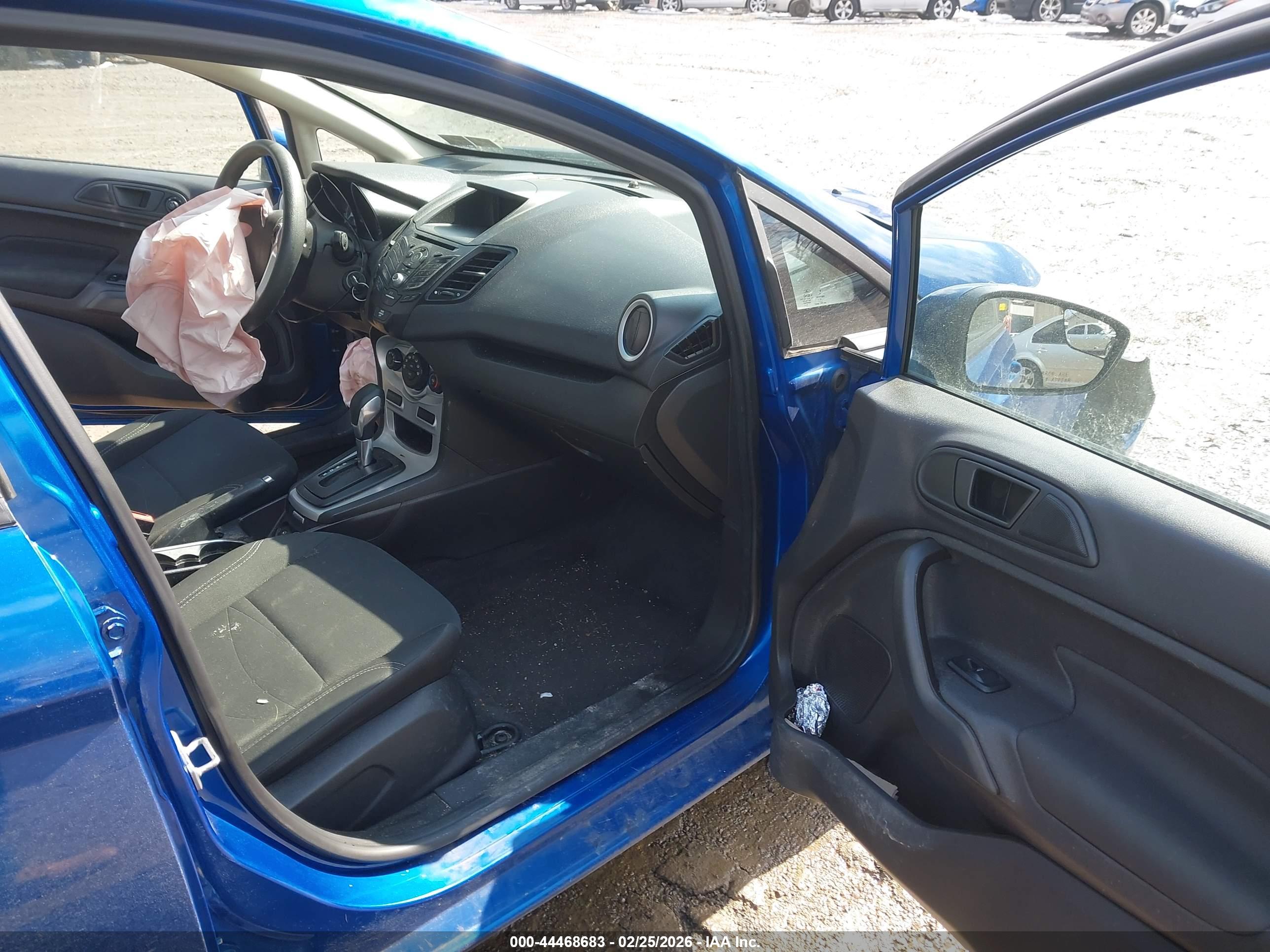 FORD FIESTA image 5