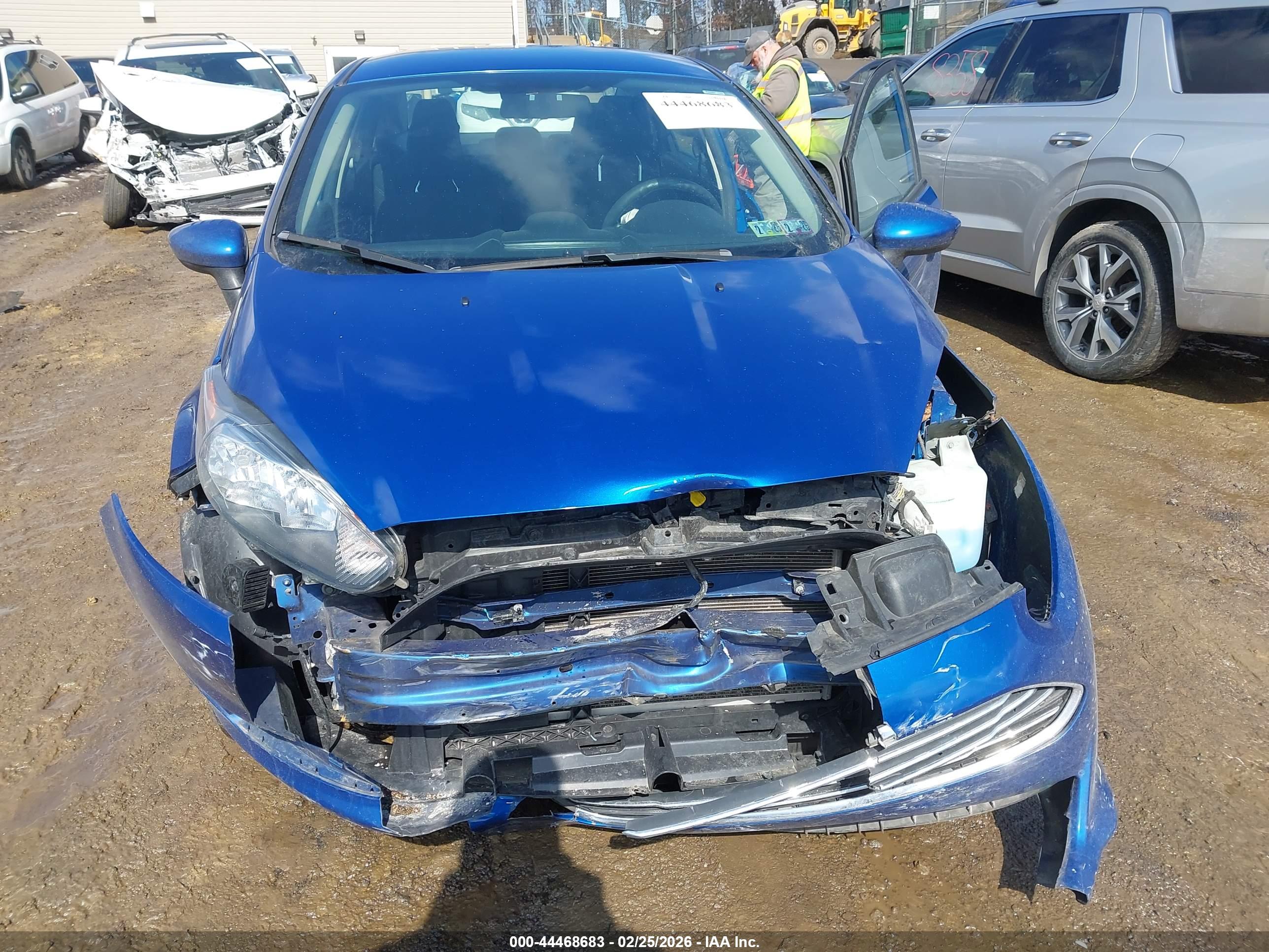 FORD FIESTA image 6