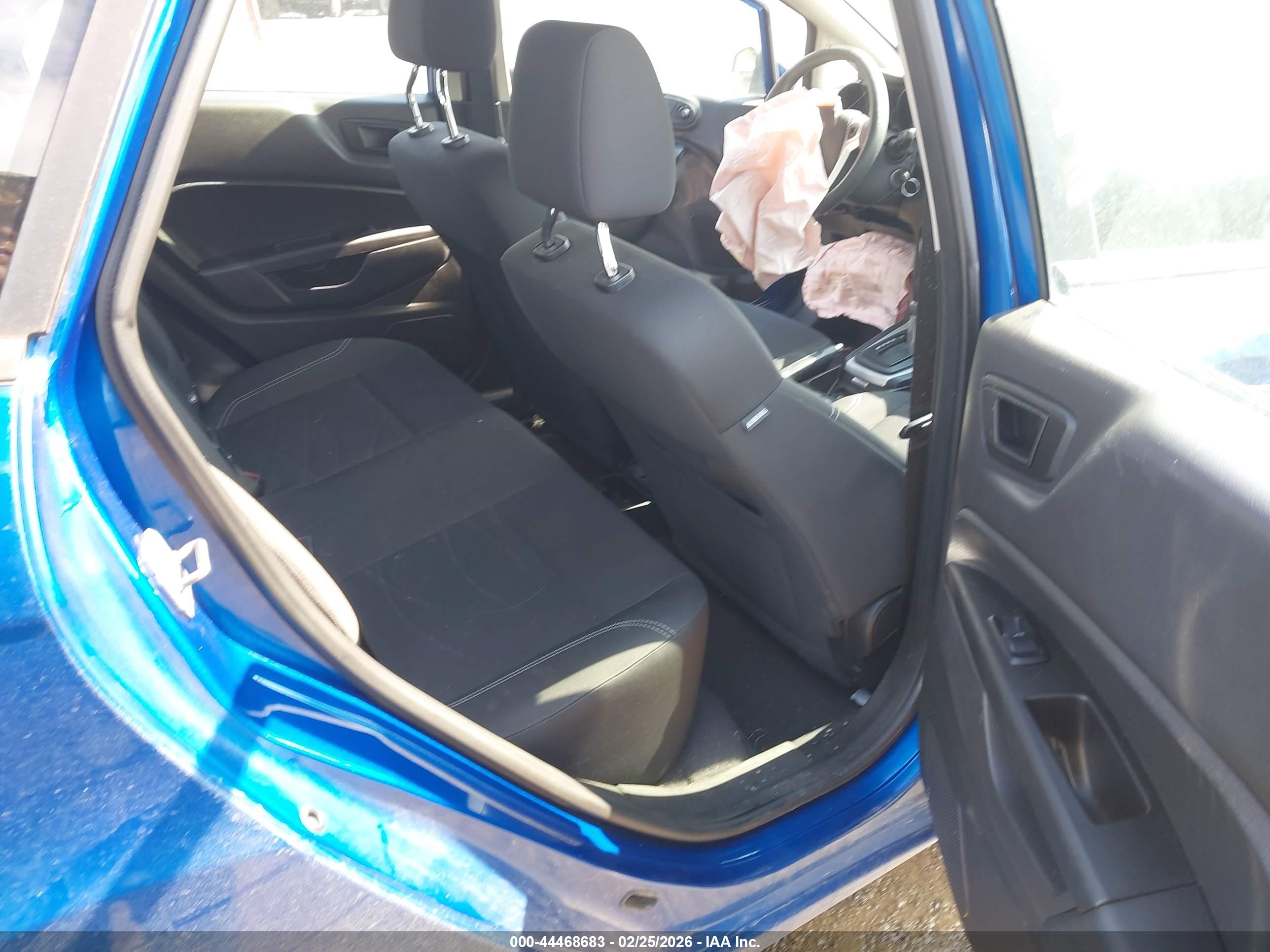 FORD FIESTA image 8